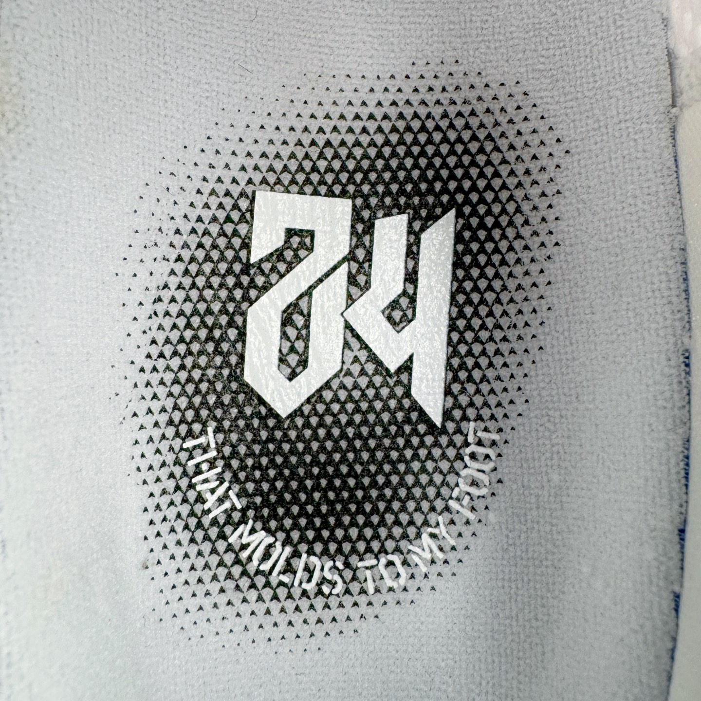 STAR -S级别 Kobe 6 篮球鞋 球鞋 波鞋 实战鞋 运动耐磨防滑 男鞋  布克PE 纯白