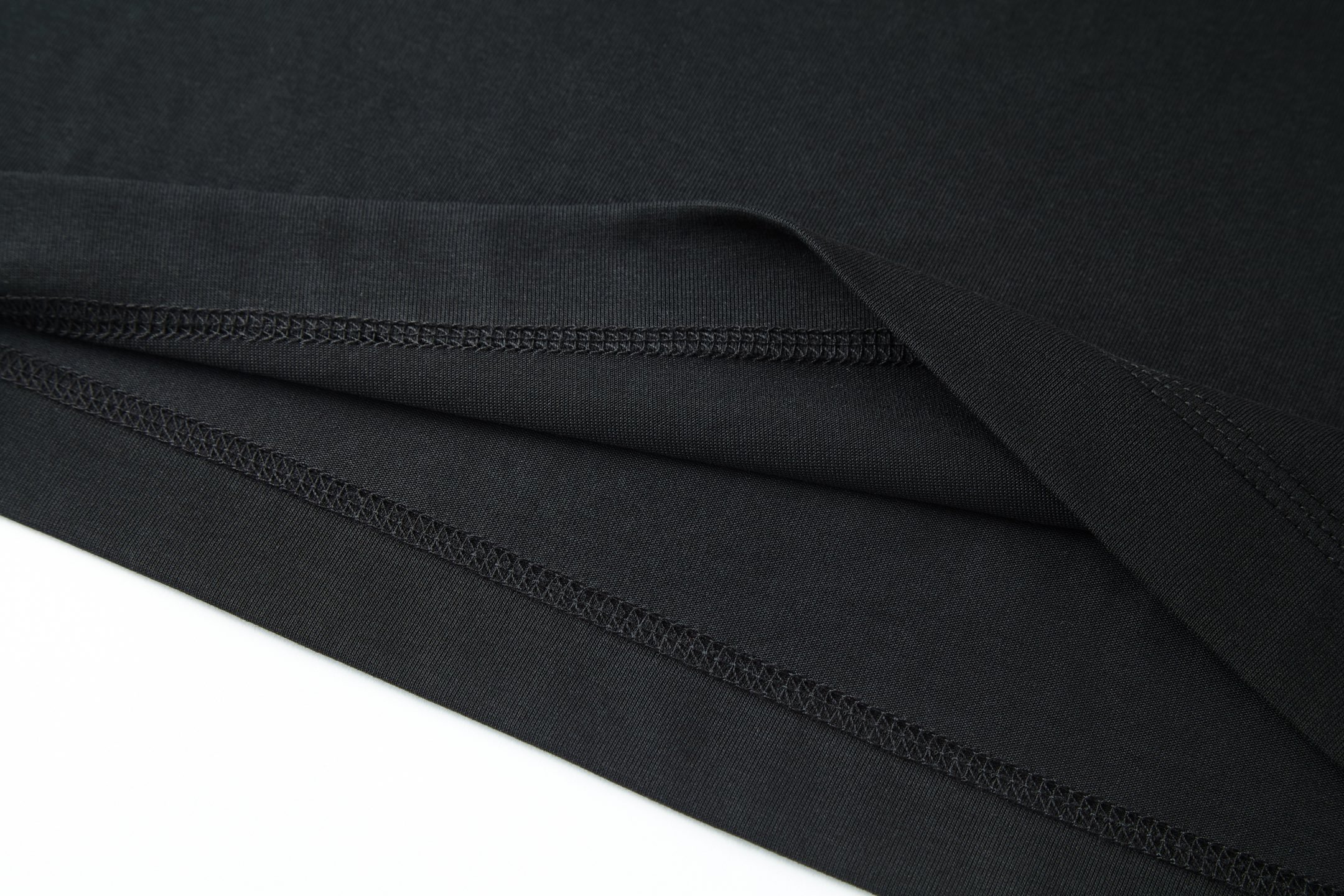 Burberry 巴宝莉 金微标  圆领 短袖 T恤 夏季 黑色 白色 81081691