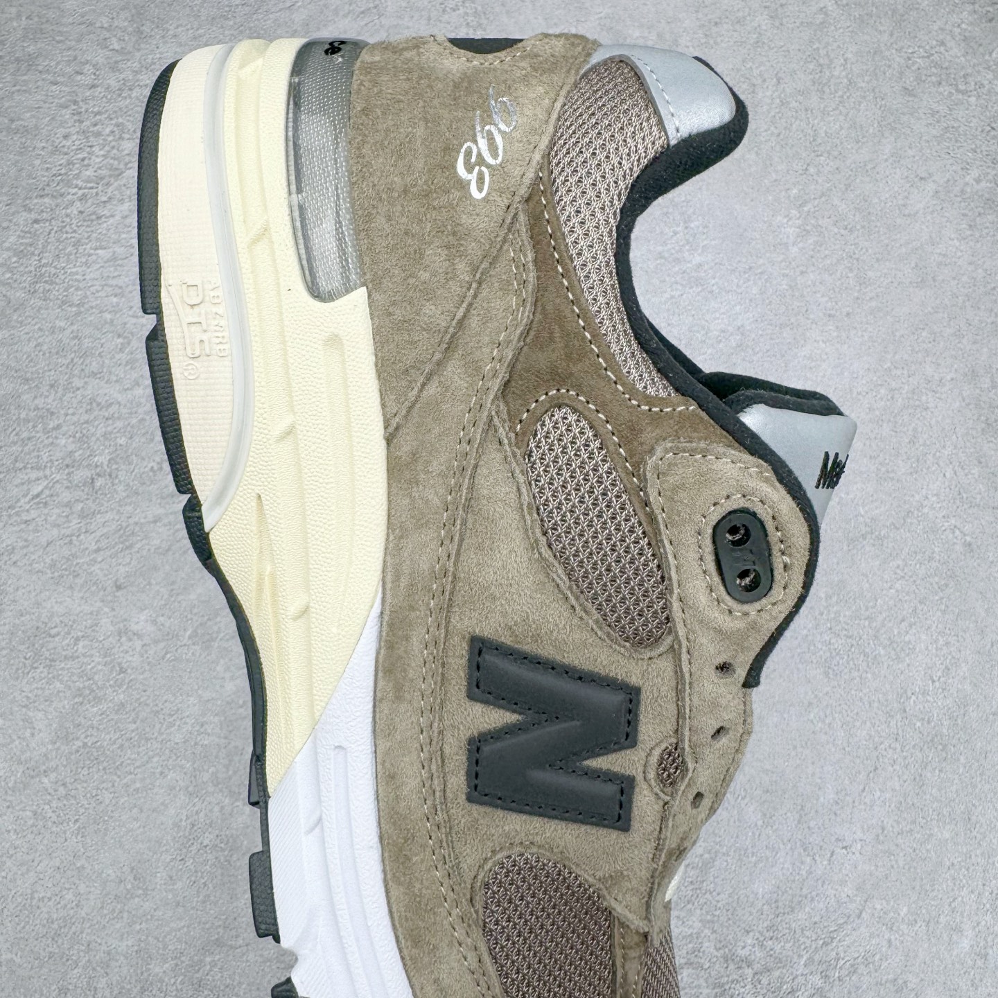  新版 jjjjound New Balance 993 低筒 复古跑鞋 休闲鞋 运动鞋 男鞋 女鞋 波鞋  灰棕色 U993JJ