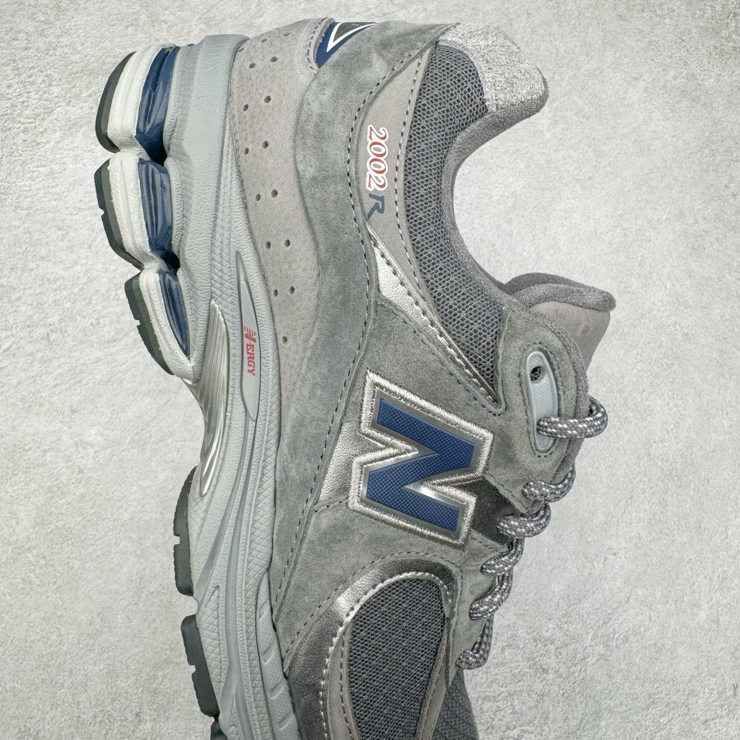 新版  New Balance NB 2002R 复古 低筒 跑步鞋 运动鞋 休闲鞋 波鞋  男鞋 女鞋 灰绿M2002RXZ