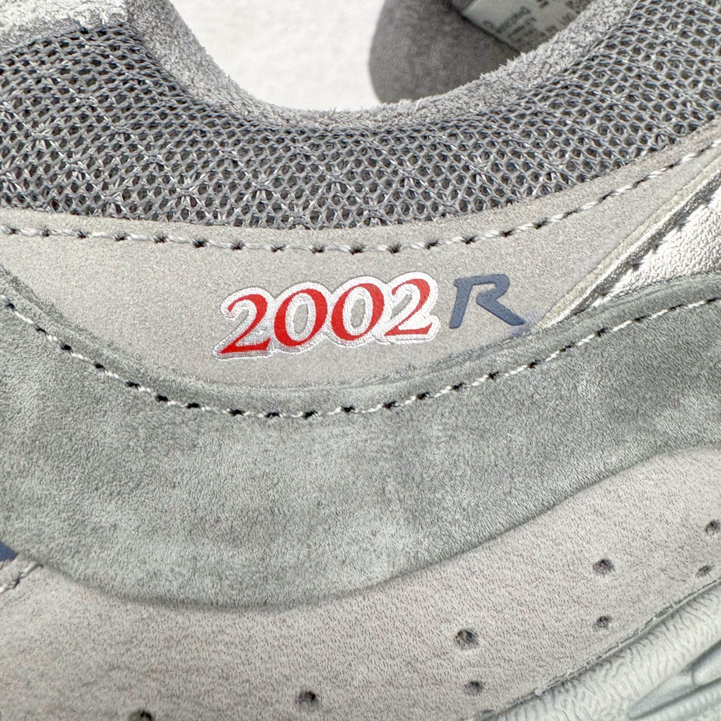 新版  New Balance NB 2002R 复古 低筒 跑步鞋 运动鞋 休闲鞋 波鞋  男鞋 女鞋 灰绿M2002RXZ