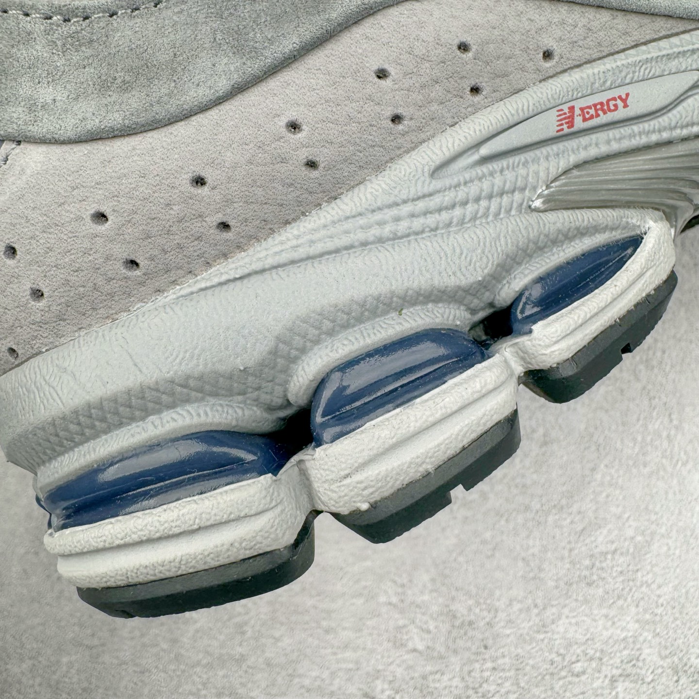 新版  New Balance NB 2002R 复古 低筒 跑步鞋 运动鞋 休闲鞋 波鞋  男鞋 女鞋 灰绿M2002RXZ