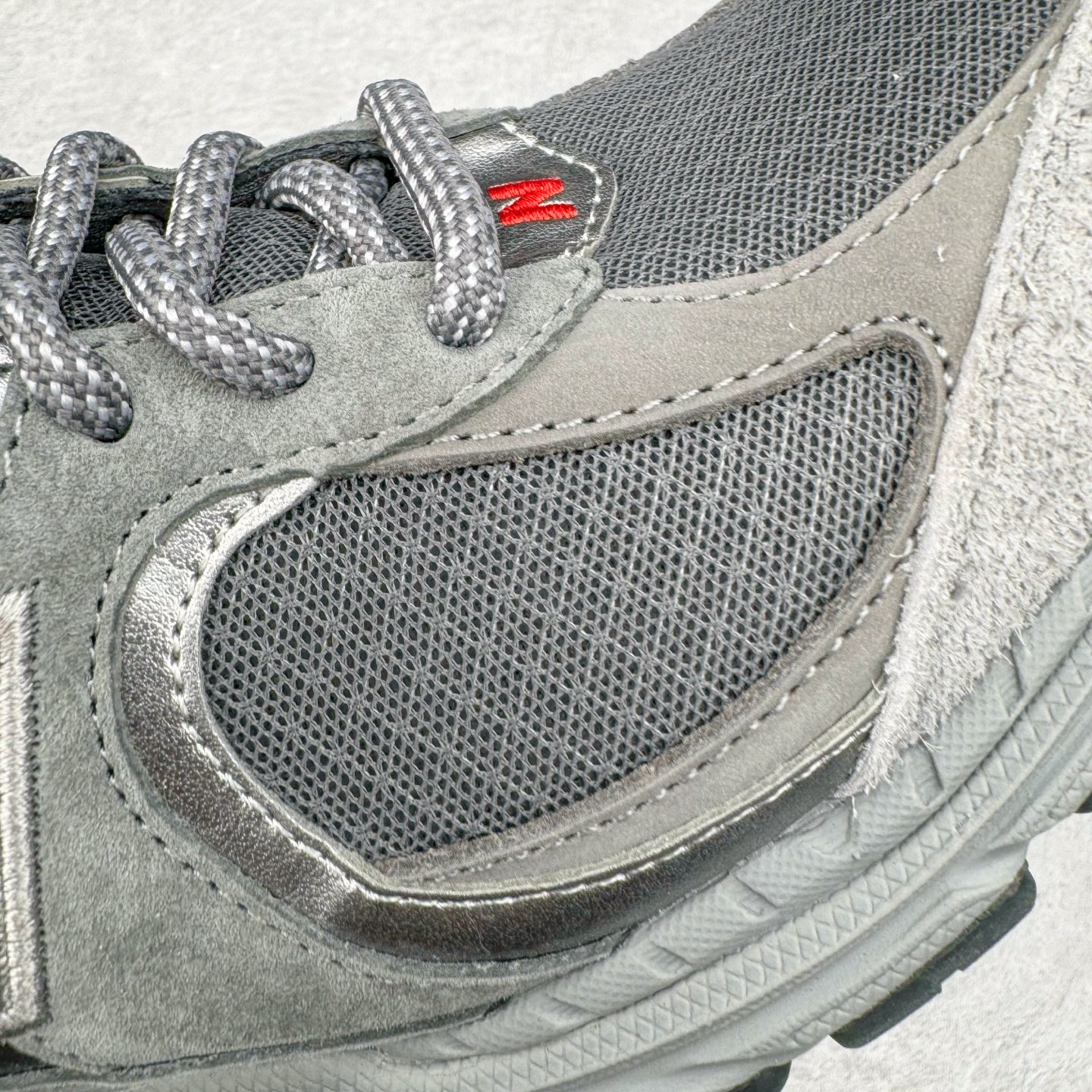 新版  New Balance NB 2002R 复古 低筒 跑步鞋 运动鞋 休闲鞋 波鞋  男鞋 女鞋 灰绿M2002RXZ