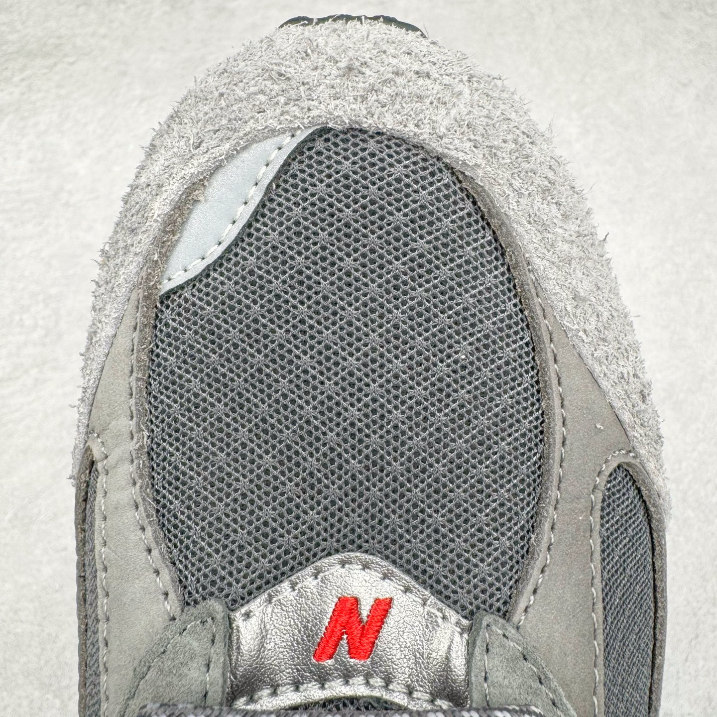 新版  New Balance NB 2002R 复古 低筒 跑步鞋 运动鞋 休闲鞋 波鞋  男鞋 女鞋 灰绿M2002RXZ