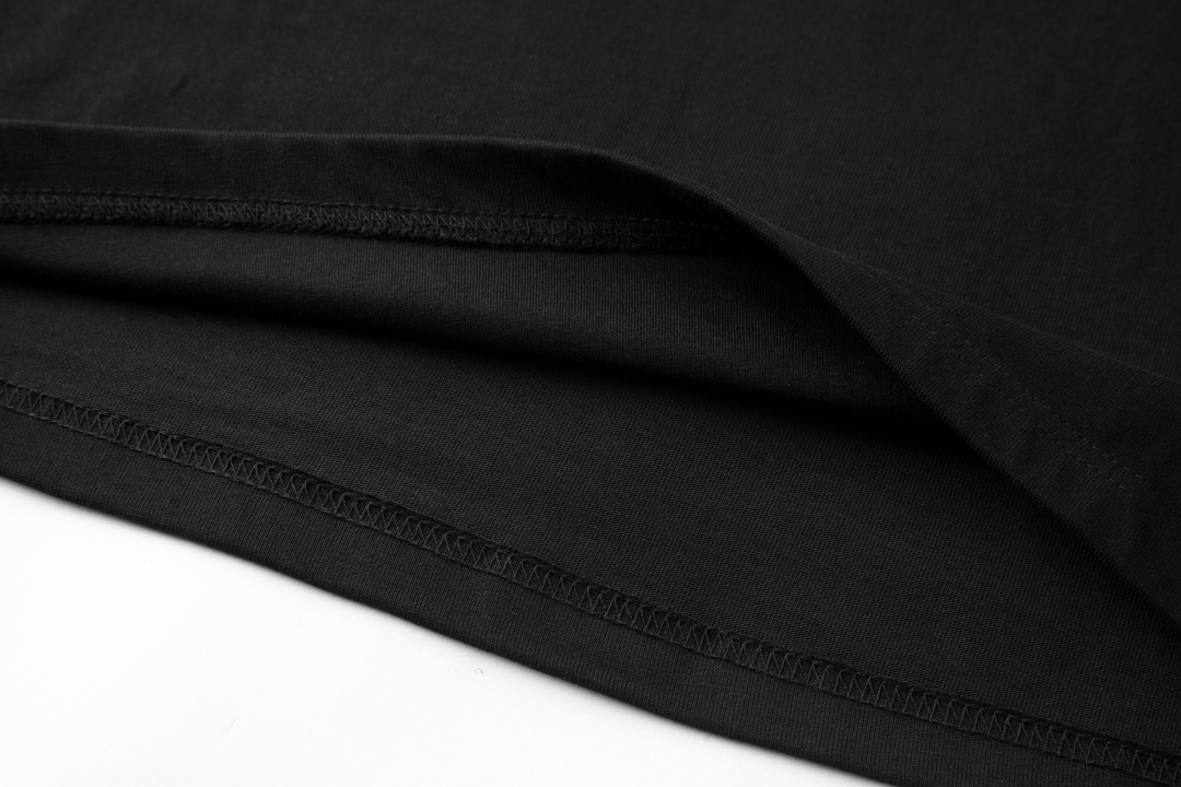  LOUIS VUITTON 路易威登 LV 珍珠绣花  夏季 T恤 男女同款  短袖  黑色A5