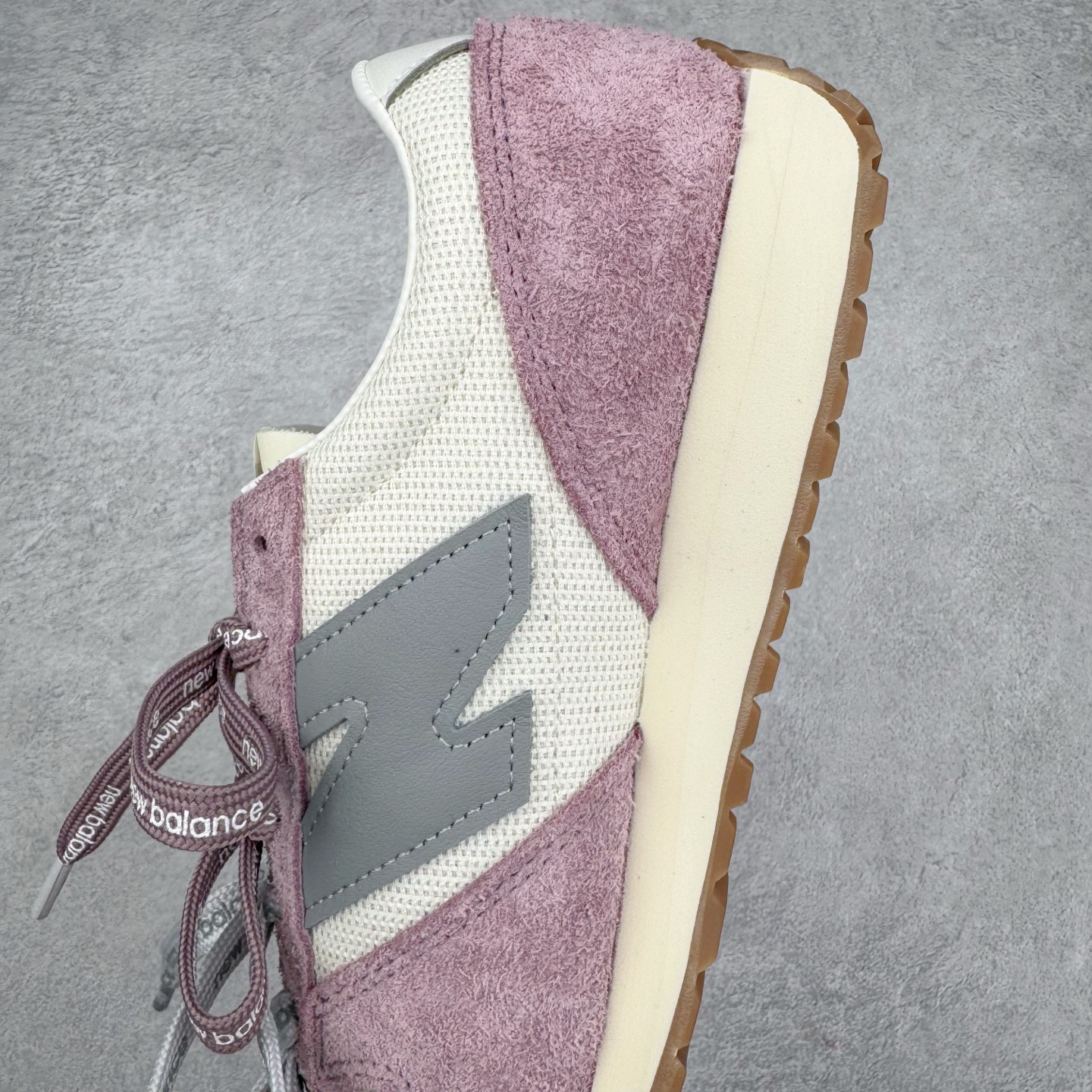 New Balance NB 471 低筒 织物牛剖层革 复古时尚 防滑耐磨 生活休闲鞋 波鞋  女款 米紫  U471AL