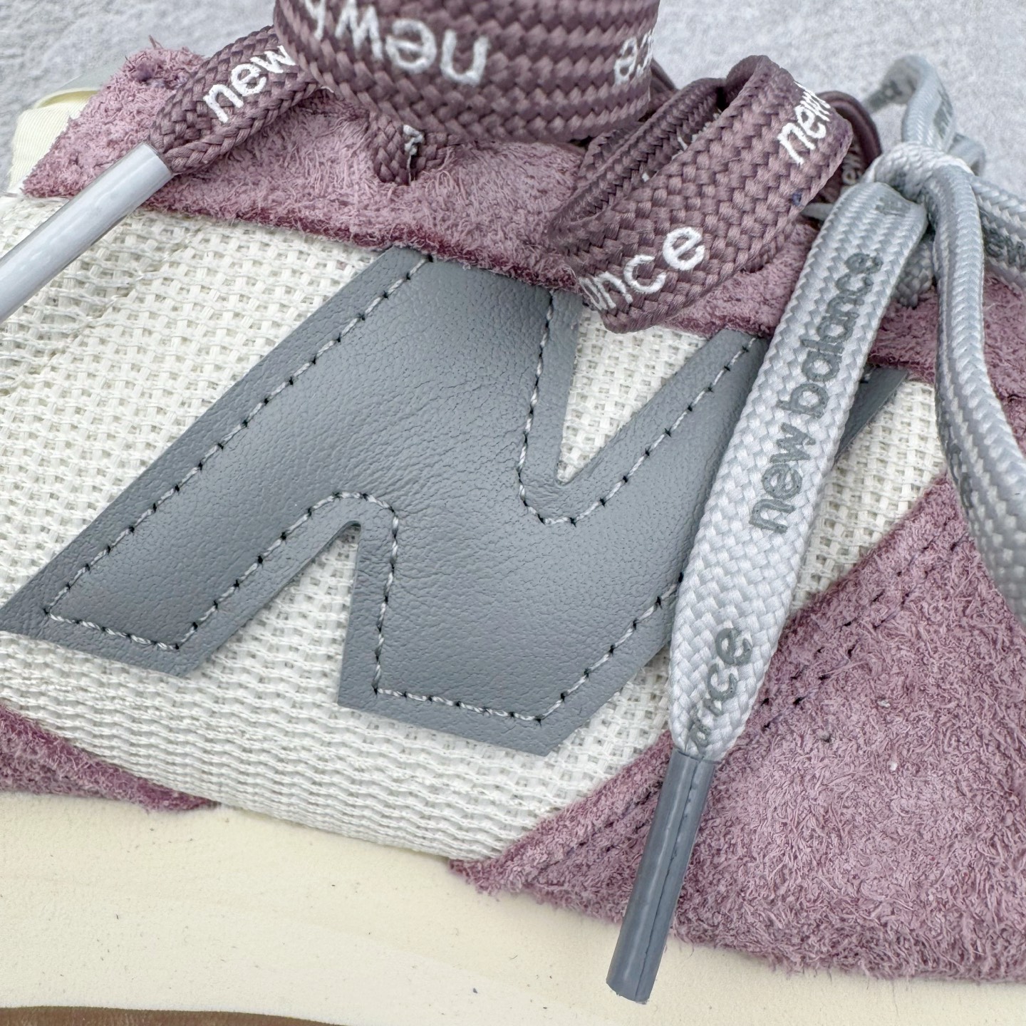 New Balance NB 471 低筒 织物牛剖层革 复古时尚 防滑耐磨 生活休闲鞋 波鞋  女款 米紫  U471AL