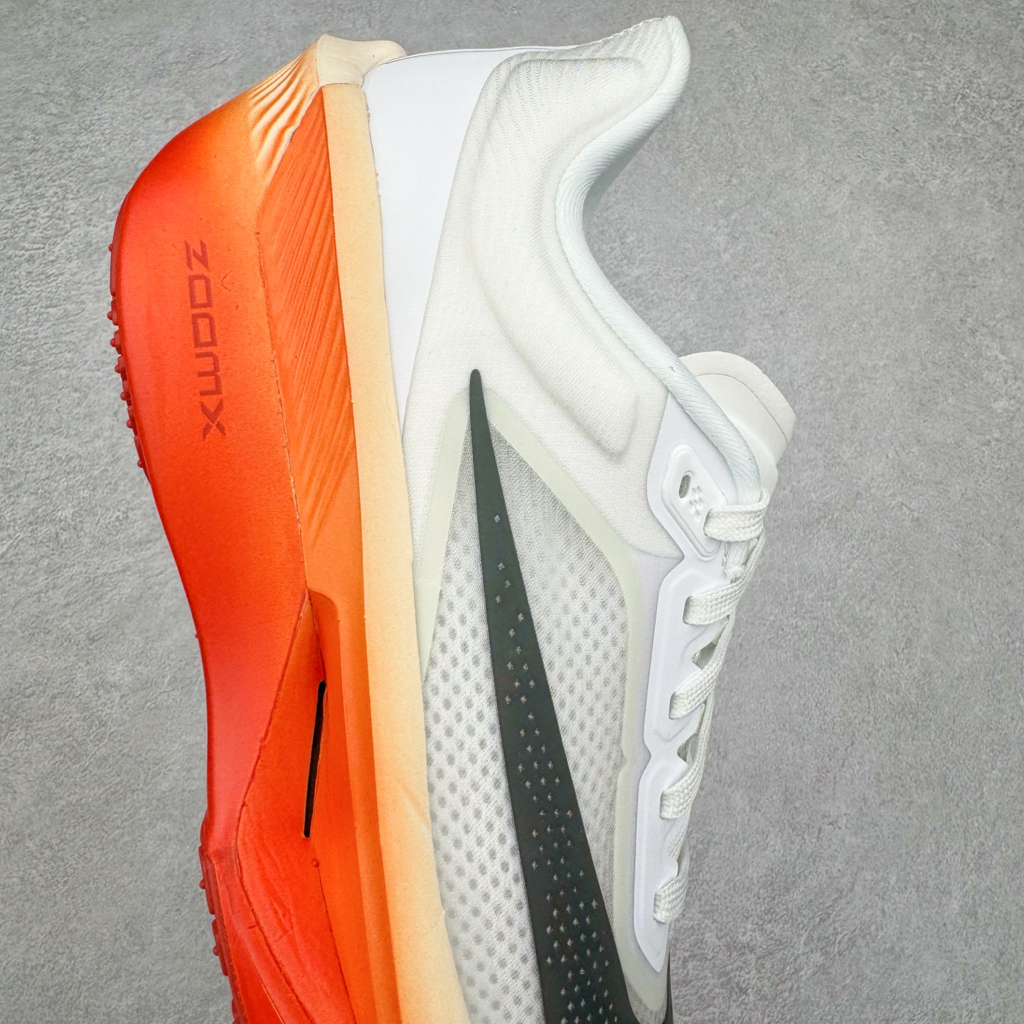 Zomm Fly6 竞速飞行6代 低筒 轻质缓震透气休闲运动 跑步鞋 波鞋 真碳板 