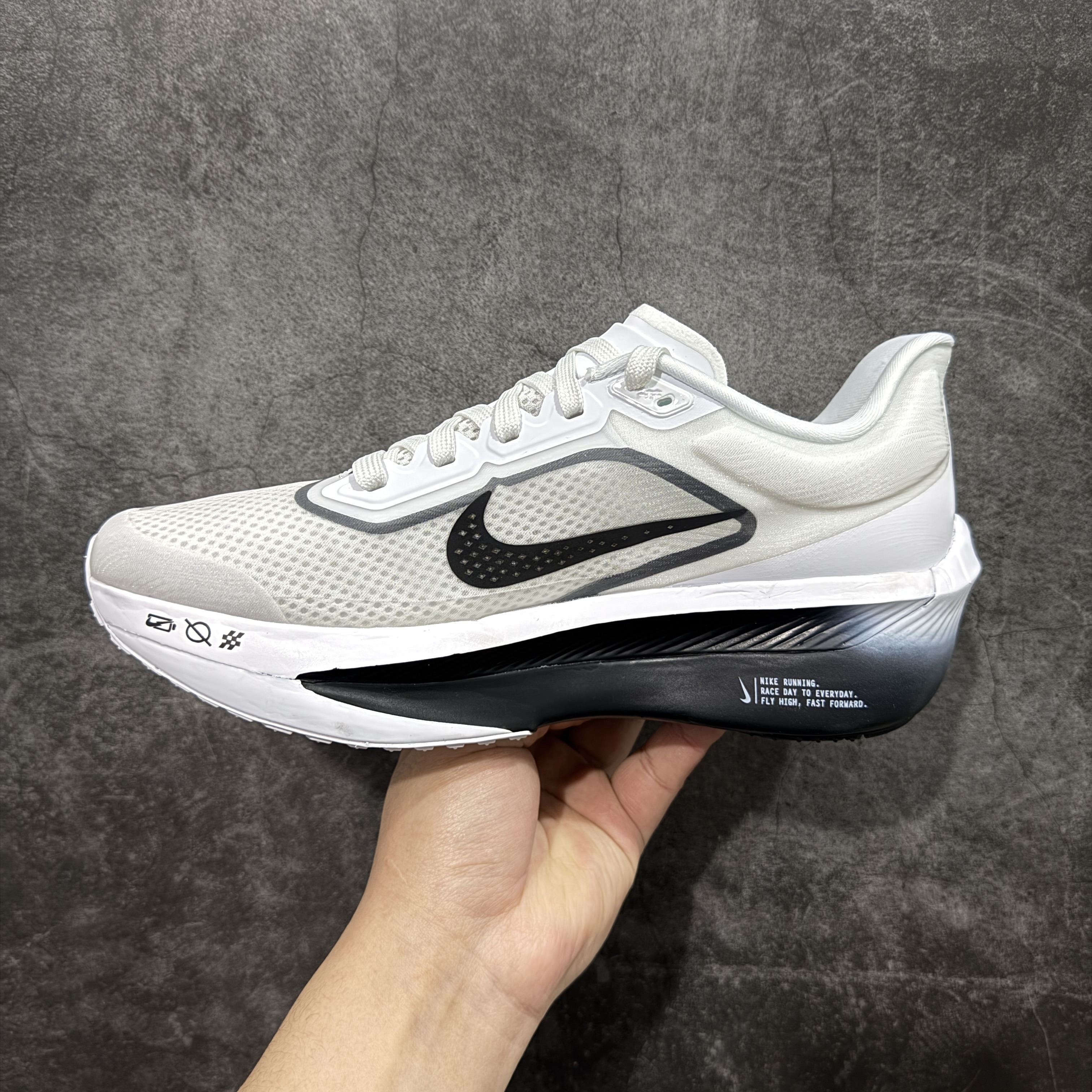 Zomm Fly6 竞速飞行6代 低筒 轻质缓震透气休闲运动 跑步鞋 波鞋 真碳板 男女同款 白灰黑 FN8454-100