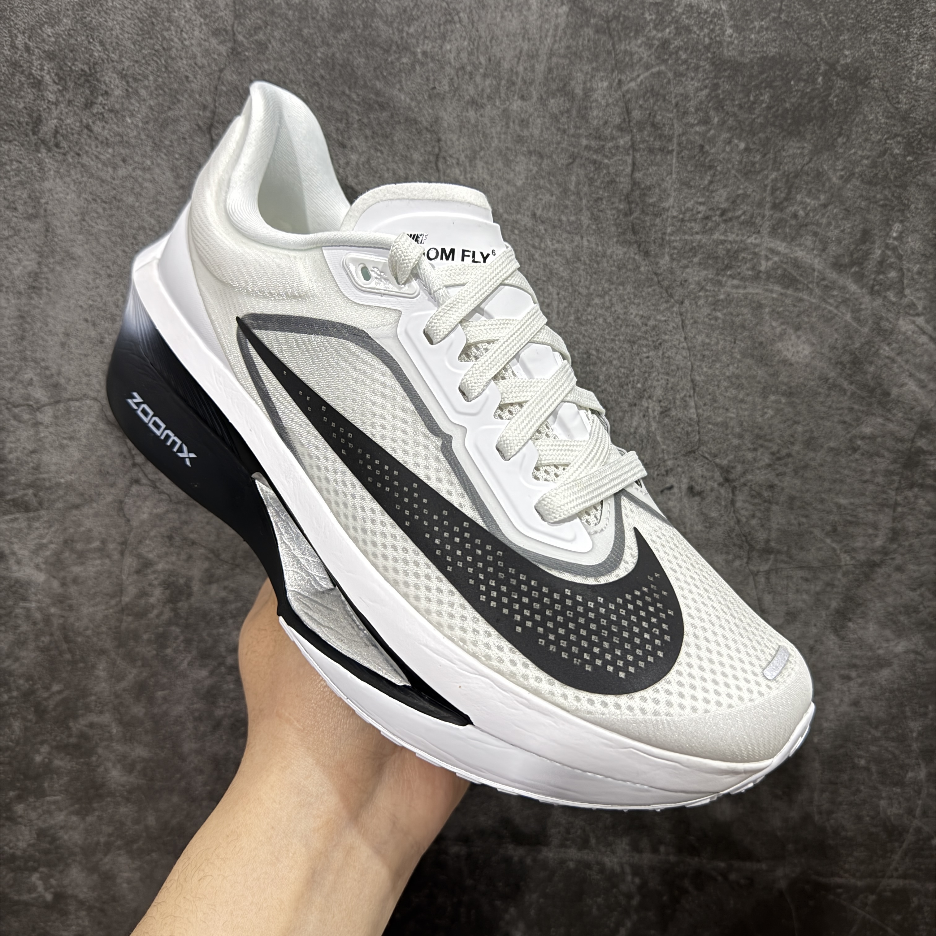 Zomm Fly6 竞速飞行6代 低筒 轻质缓震透气休闲运动 跑步鞋 波鞋 真碳板 男女同款 白灰黑 FN8454-100