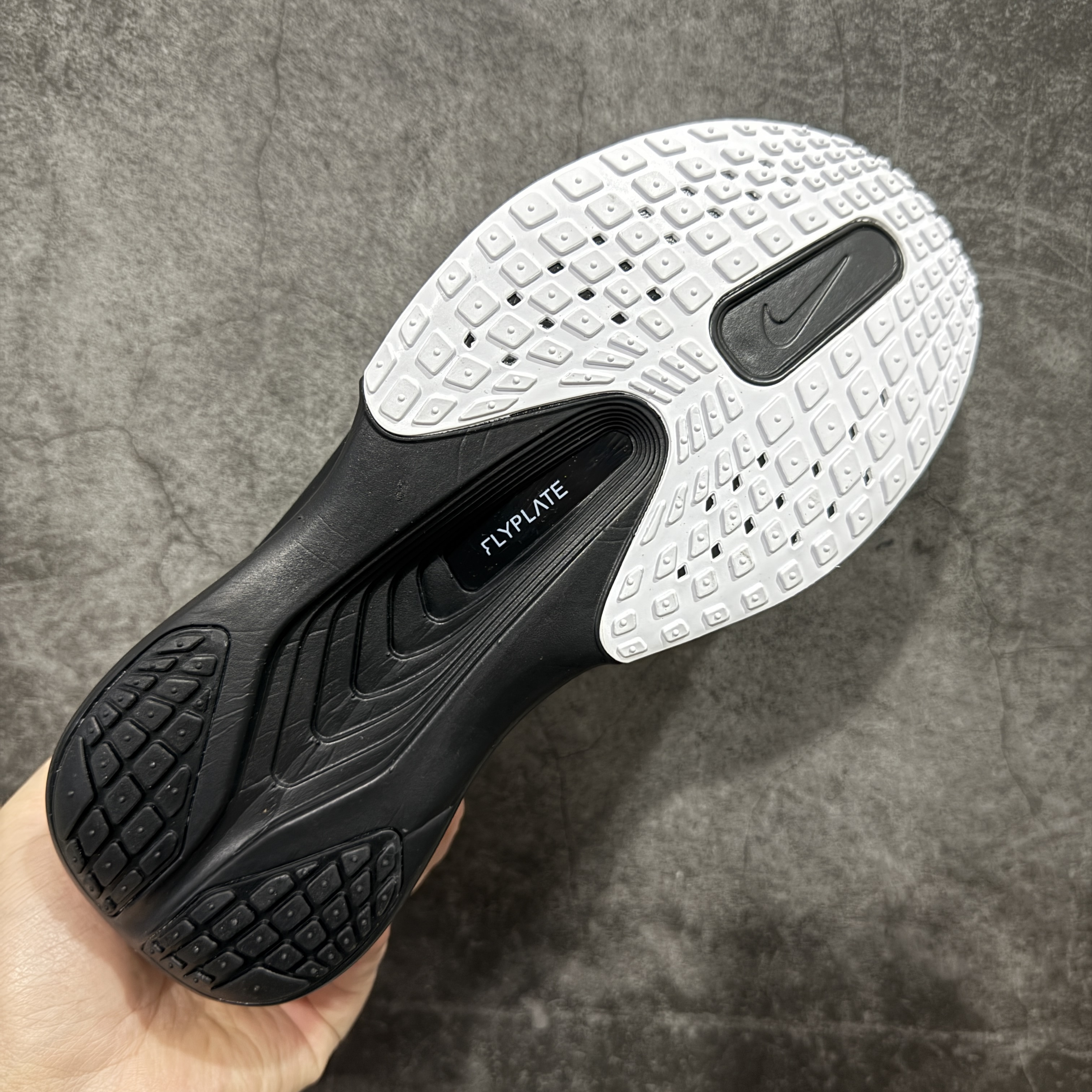 Zomm Fly6 竞速飞行6代 低筒 轻质缓震透气休闲运动 跑步鞋 波鞋 真碳板 男女同款 白灰黑 FN8454-100