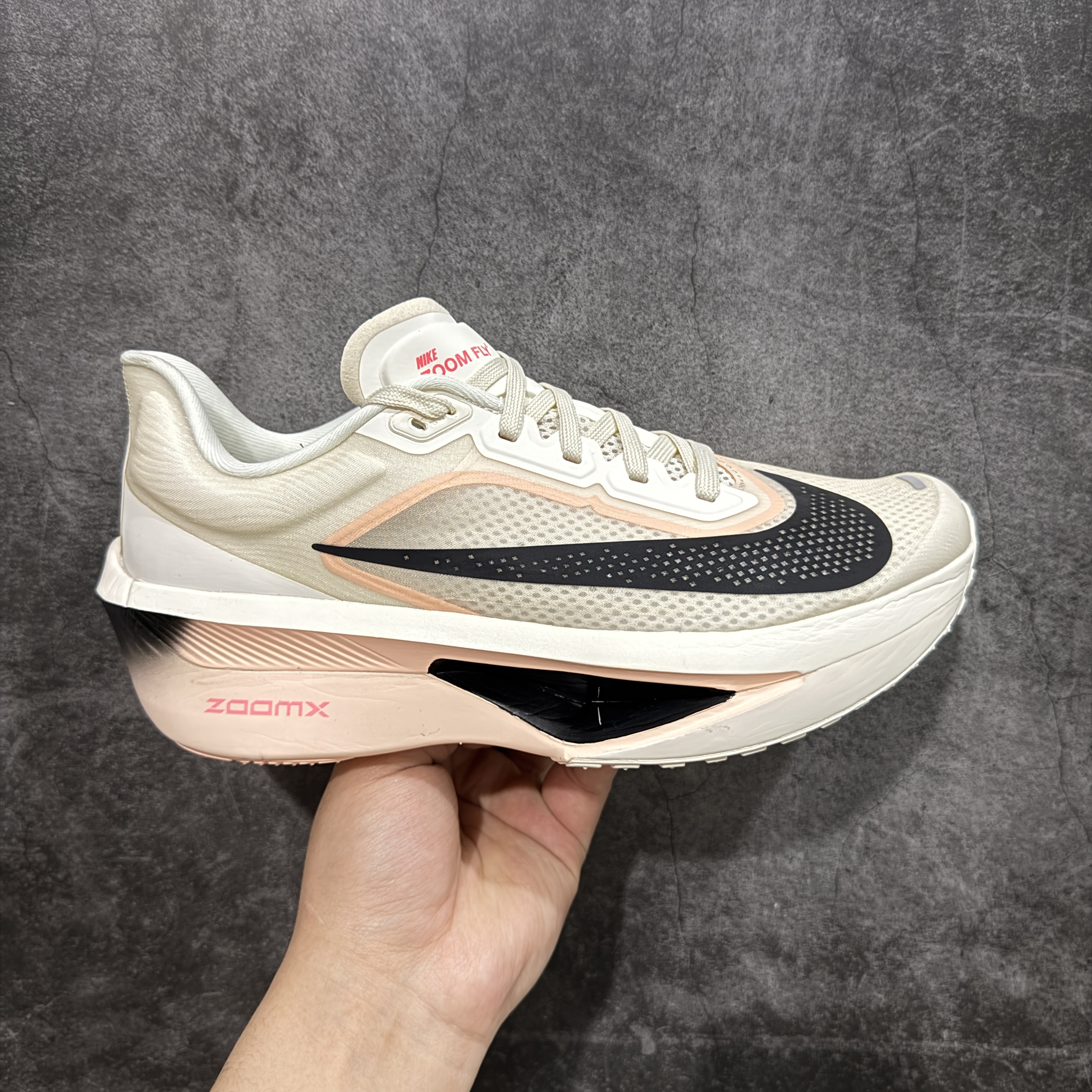 Zomm Fly6 竞速飞行6代 低筒 轻质缓震透气休闲运动 跑步鞋 波鞋 女款 男款 真碳板 米黑 FN8455 FN8454-102