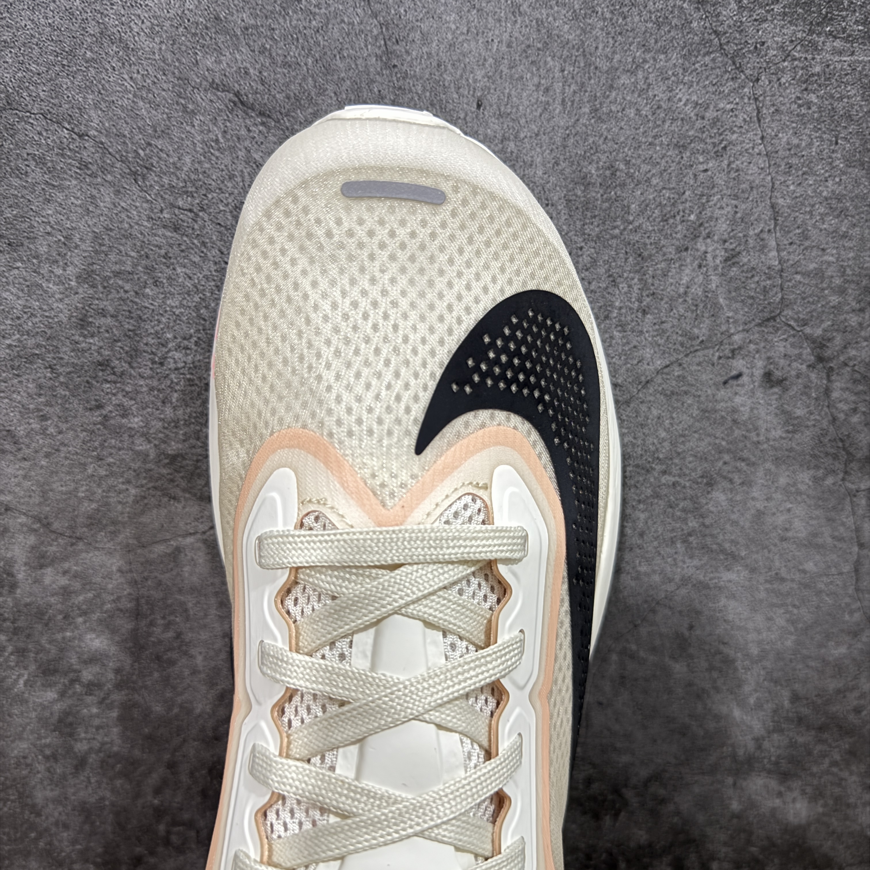 Zomm Fly6 竞速飞行6代 低筒 轻质缓震透气休闲运动 跑步鞋 波鞋 女款 男款 真碳板 米黑 FN8455 FN8454-102