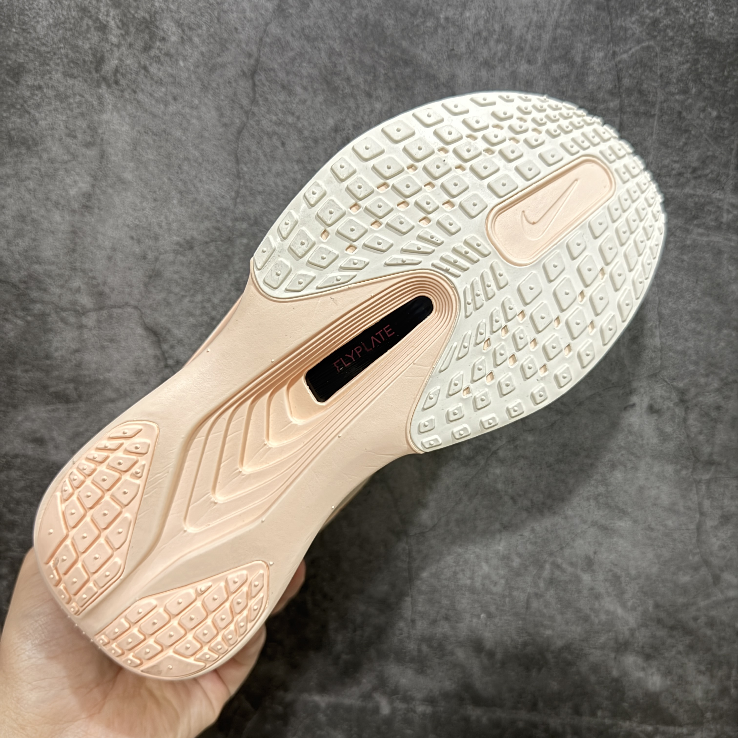 Zomm Fly6 竞速飞行6代 低筒 轻质缓震透气休闲运动 跑步鞋 波鞋 女款 男款 真碳板 米黑 FN8455 FN8454-102