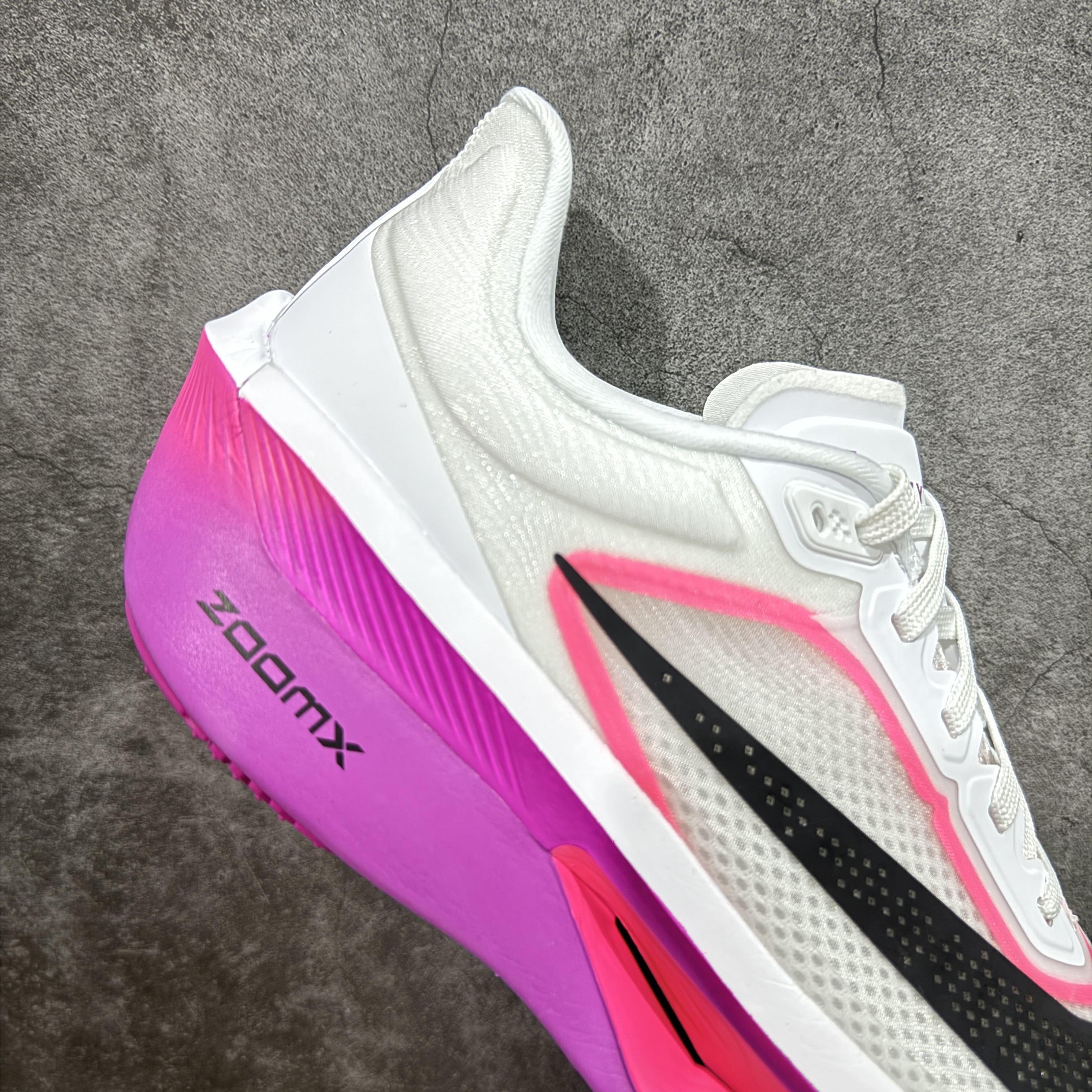 Zomm Fly6 竞速飞行6代 低筒 轻质缓震透气休闲运动 跑步鞋 波鞋 女款 男款 真碳板 白紫色 FN8455 FN8454-101