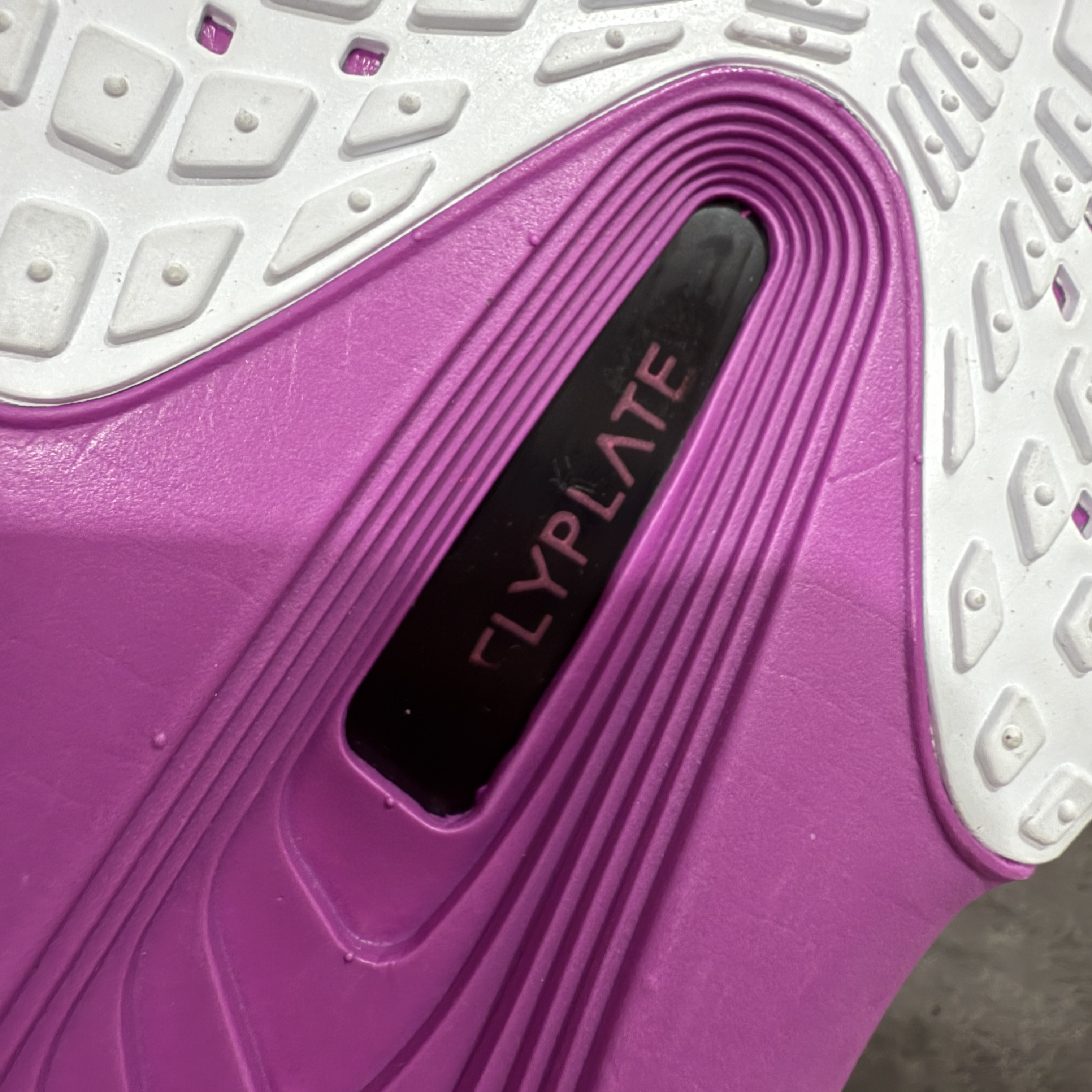 Zomm Fly6 竞速飞行6代 低筒 轻质缓震透气休闲运动 跑步鞋 波鞋 女款 男款 真碳板 白紫色 FN8455 FN8454-101