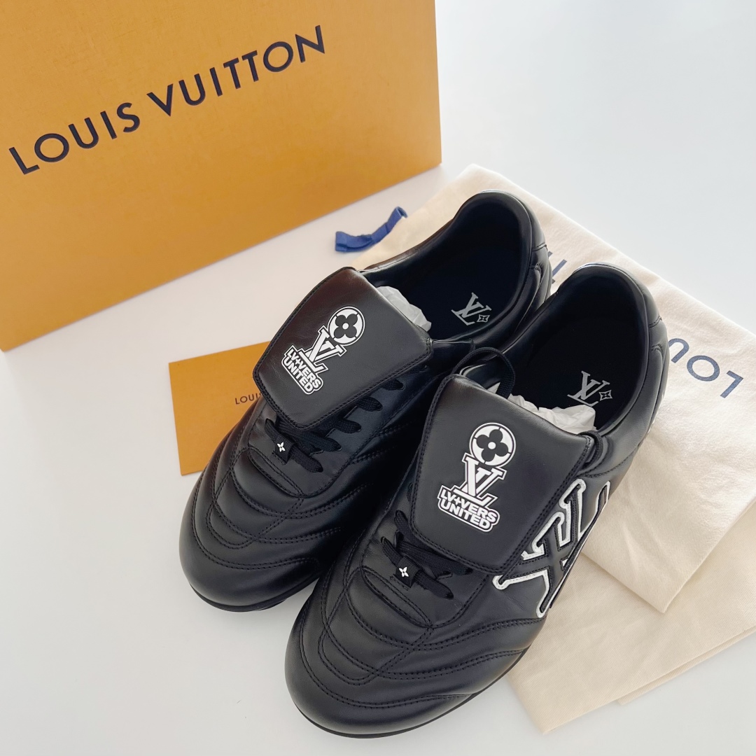 Louis Vuitton Footprint  LV  足球鞋 路易威登 低筒 休闲鞋 板鞋 运动鞋 波鞋 男鞋  1AHDRD