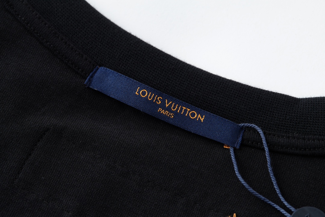 LOUIS VUITTON 路易威登 LV 维港大秀员工限定 夏季 T恤 男女同款  短袖  白色 黑色A5