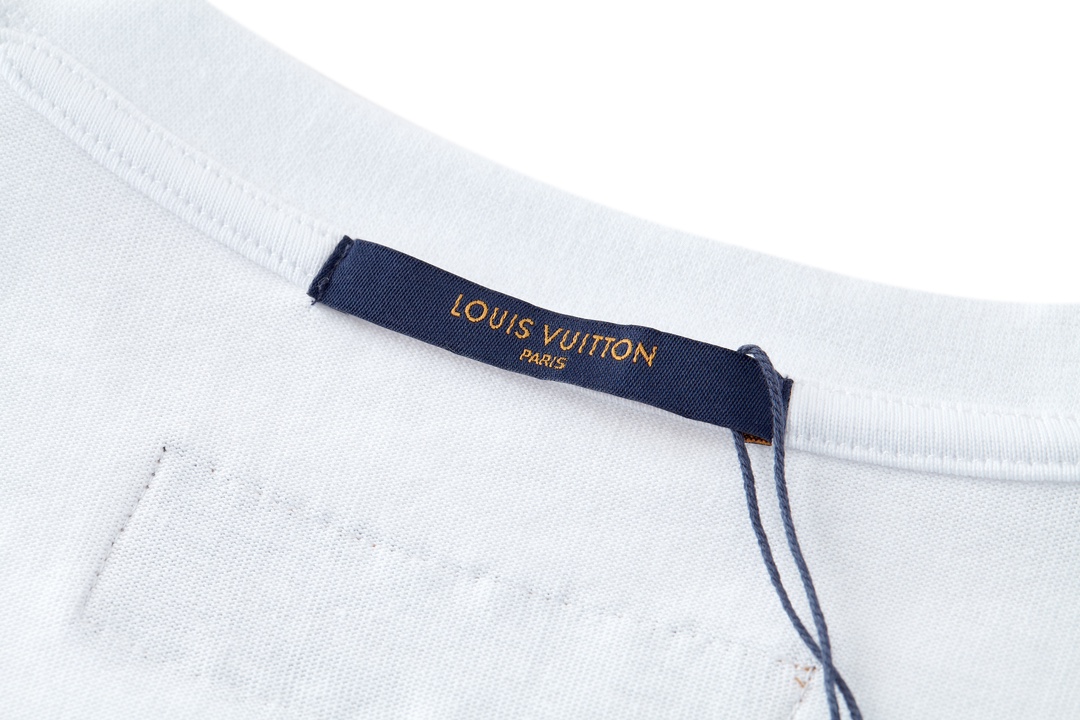 LOUIS VUITTON 路易威登 LV 维港大秀员工限定 夏季 T恤 男女同款  短袖  白色 黑色A5