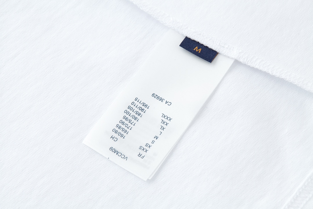 LOUIS VUITTON 路易威登 LV 维港大秀员工限定 夏季 T恤 男女同款  短袖  白色 黑色A5