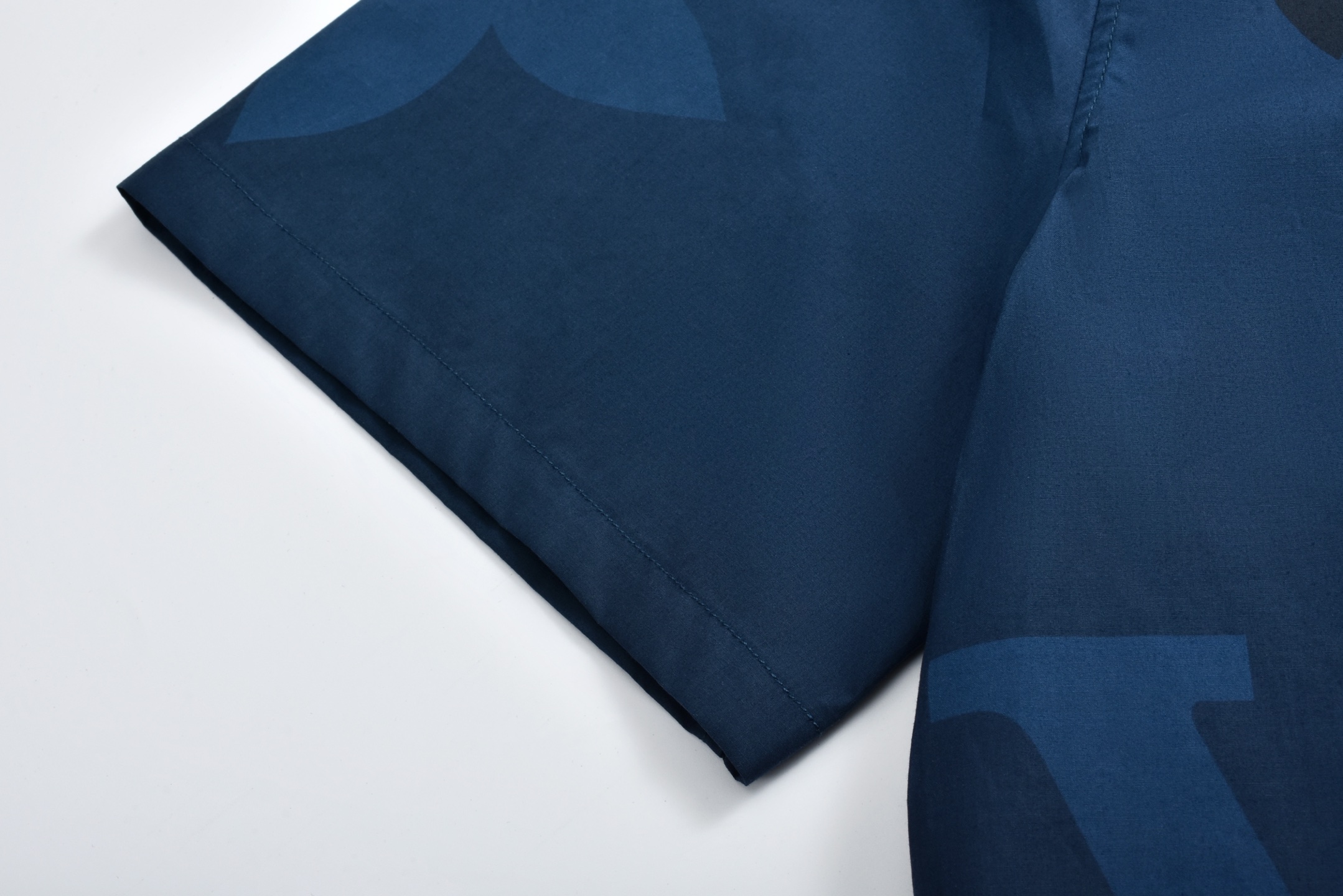 LOUIS VUITTON 路易威登 LV 渐变老花衬衫 夏季 T恤 男女同款  短袖  蓝色A5