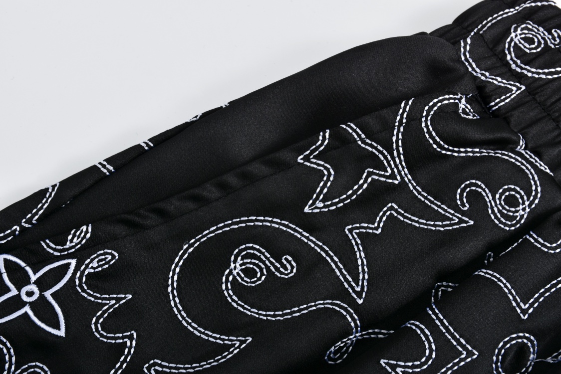 LOUIS VUITTON 路易威登 LV 蔓藤靴线绣花 短裤 休闲裤 裤子 五分裤  黑色A5