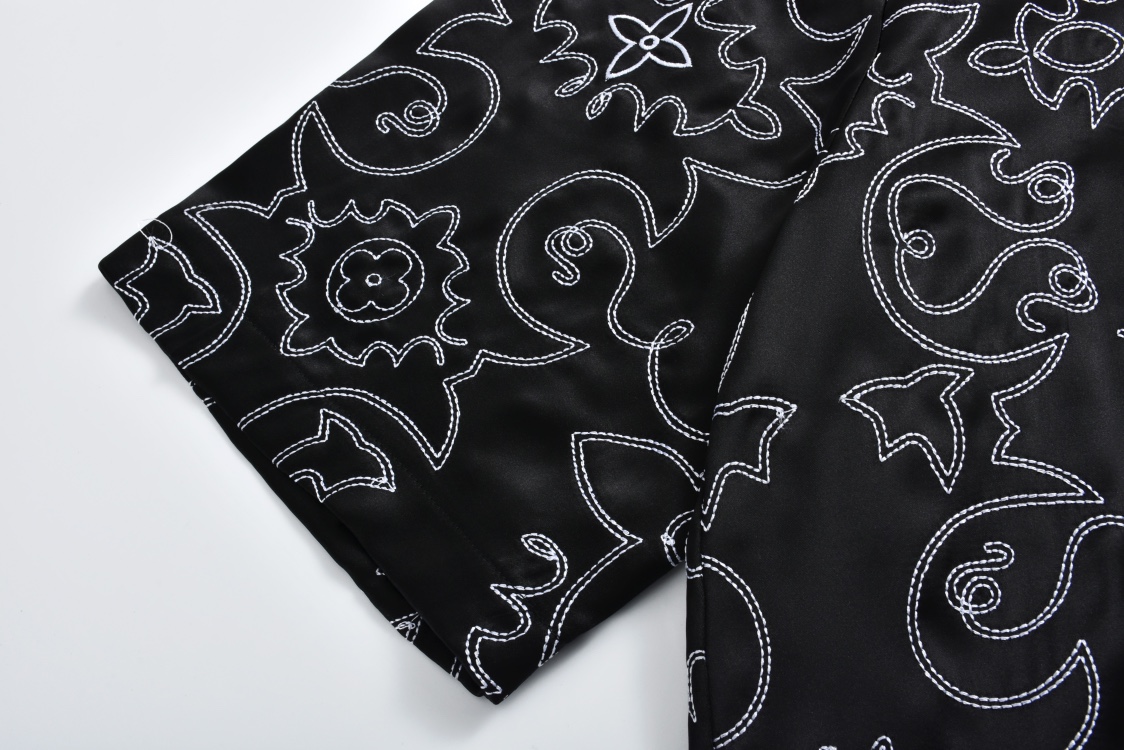  LOUIS VUITTON 路易威登 LV 蔓藤靴线绣花刺绣 衬衫夏季 T恤 男女同款  短袖 黑色A5