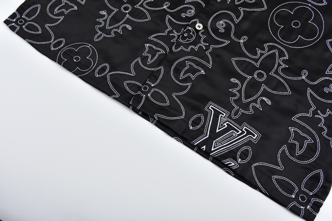  LOUIS VUITTON 路易威登 LV 蔓藤靴线绣花刺绣 衬衫夏季 T恤 男女同款  短袖 黑色A5