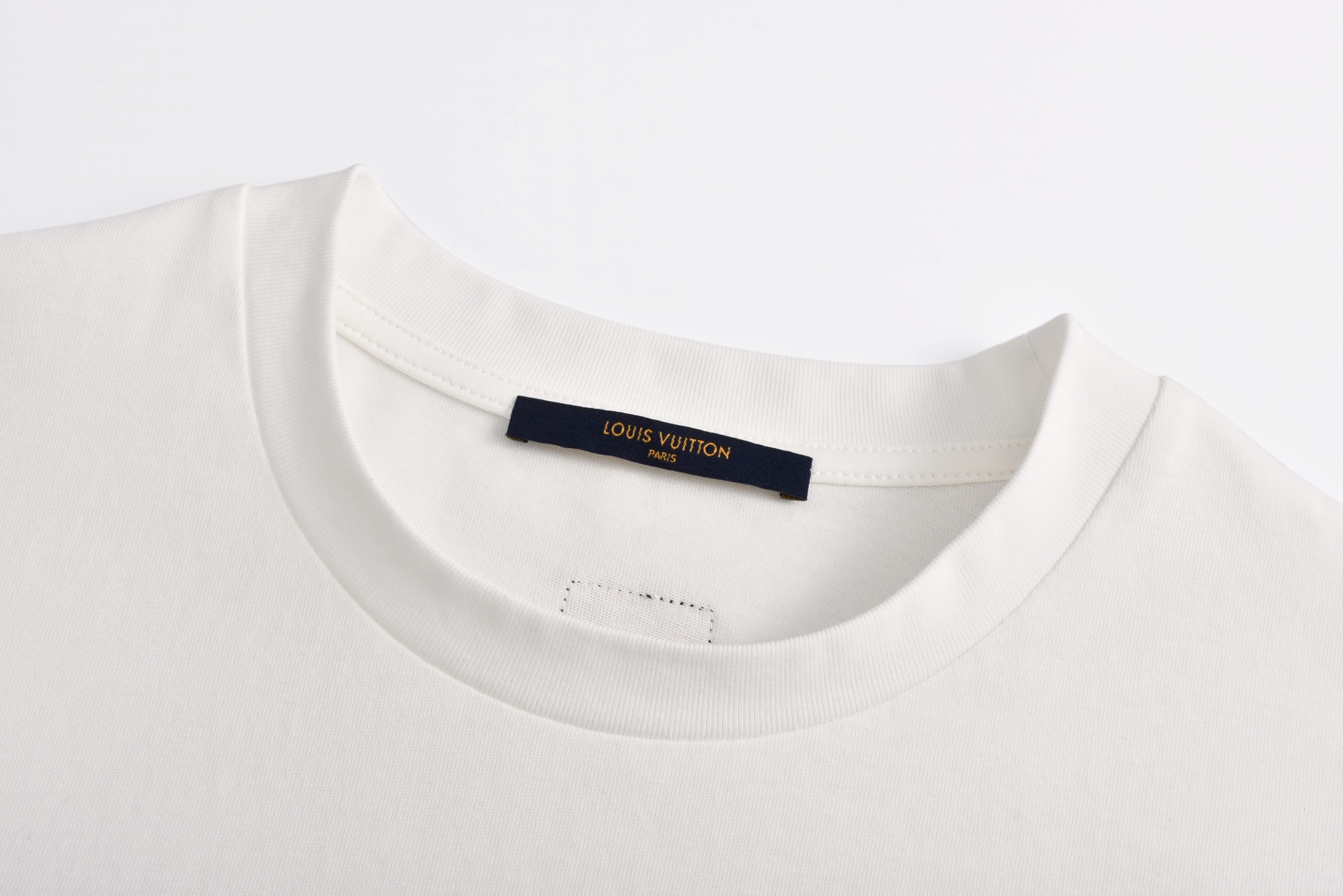 LOUIS VUITTON 路易威登 LV  四叶草衬衫夏季 T恤 男女同款  短袖 米白A5