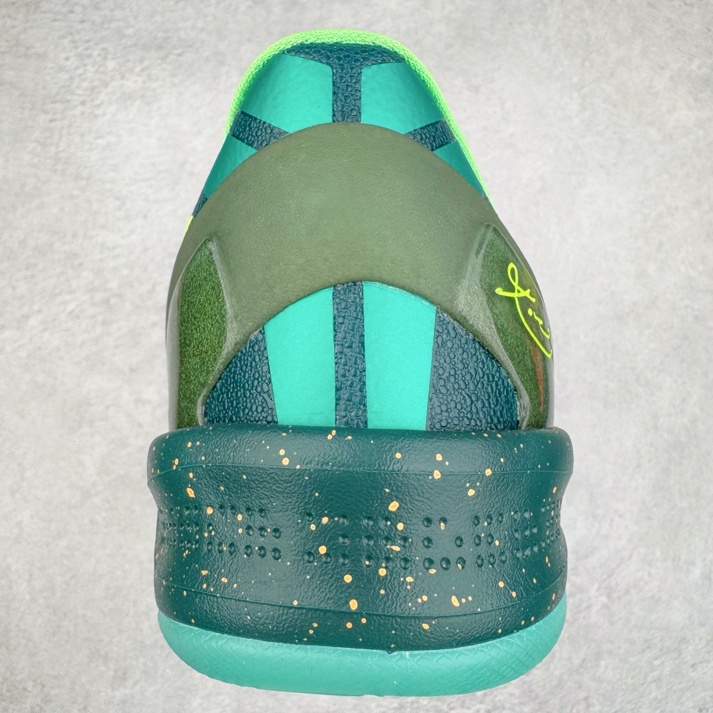 灭世Max Kobe 8 Protro 科比8 低筒  全掌LUNARLON 鞋墊 籃球鞋 實戰鞋 球鞋 男鞋 波鞋 橙蓝鸳鸯 2025 HM9621-900