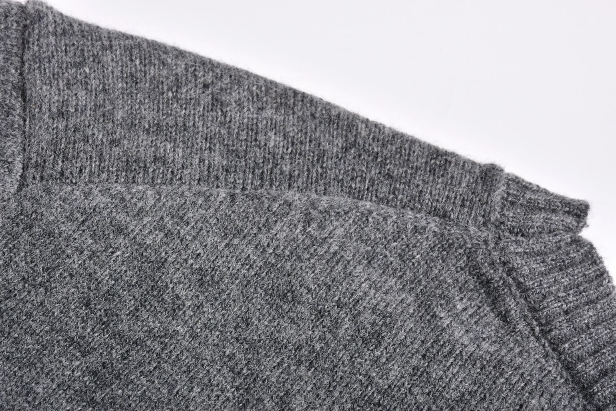 MIU MIU 小logo 提花毛织  圆领短袖 T恤 夏季  灰色A5