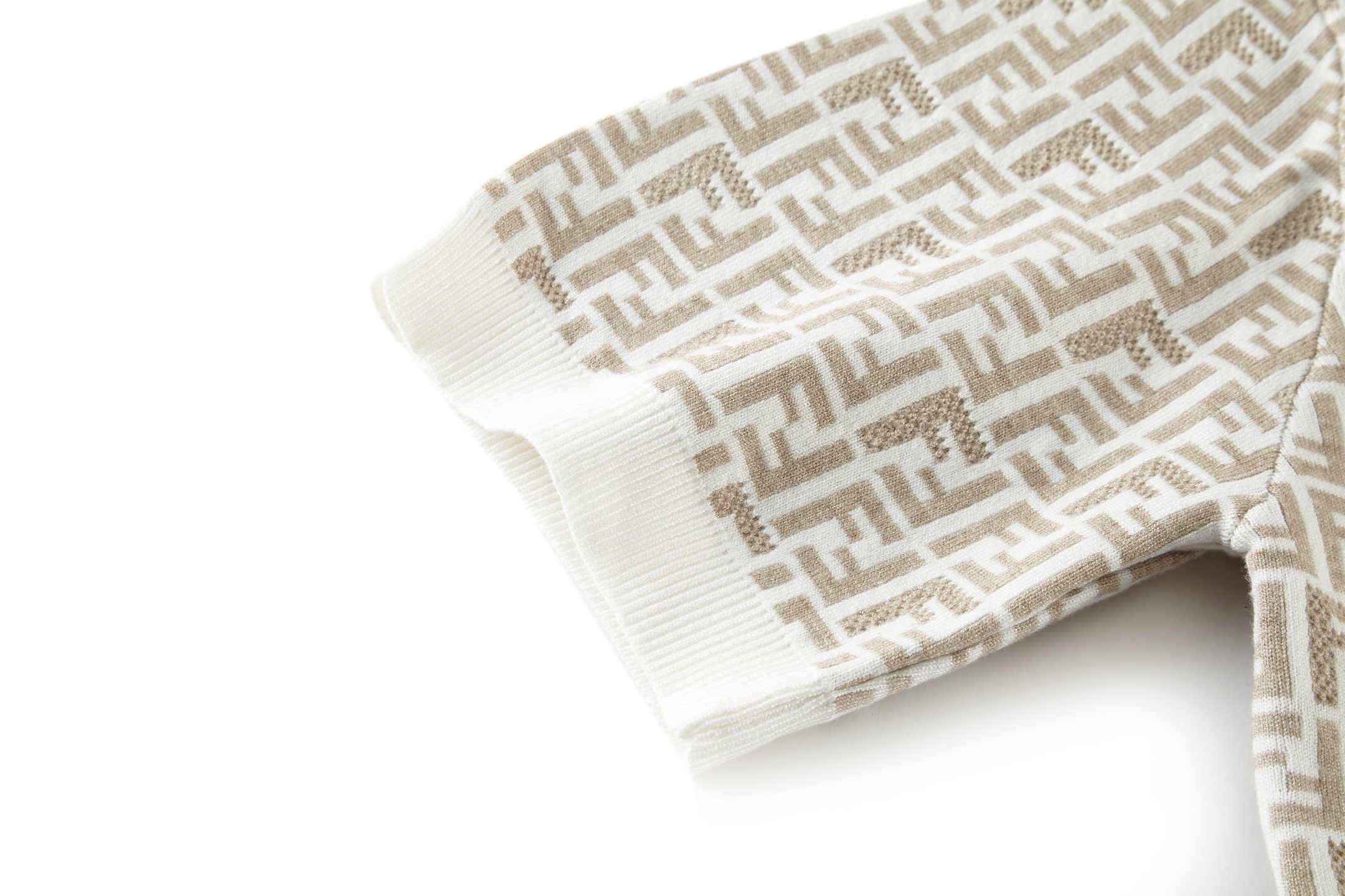 FENDI  芬迪 满印FF针织 T 恤 短袖 上衣 夏款 黑色 白色B0