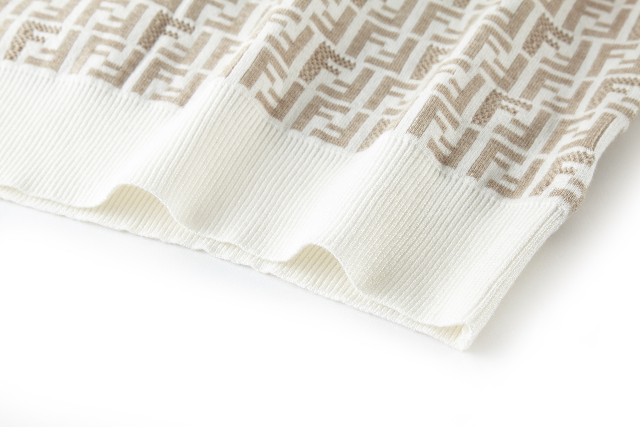 FENDI  芬迪 满印FF针织 T 恤 短袖 上衣 夏款 黑色 白色B0