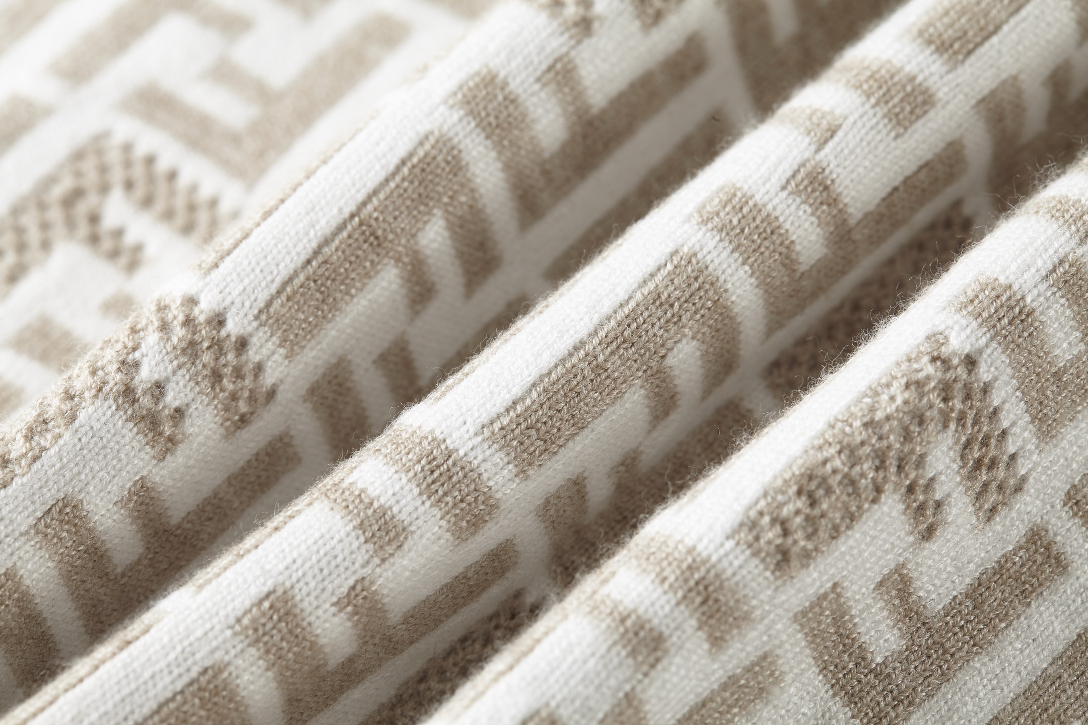 FENDI  芬迪 满印FF针织 T 恤 短袖 上衣 夏款 黑色 白色B0