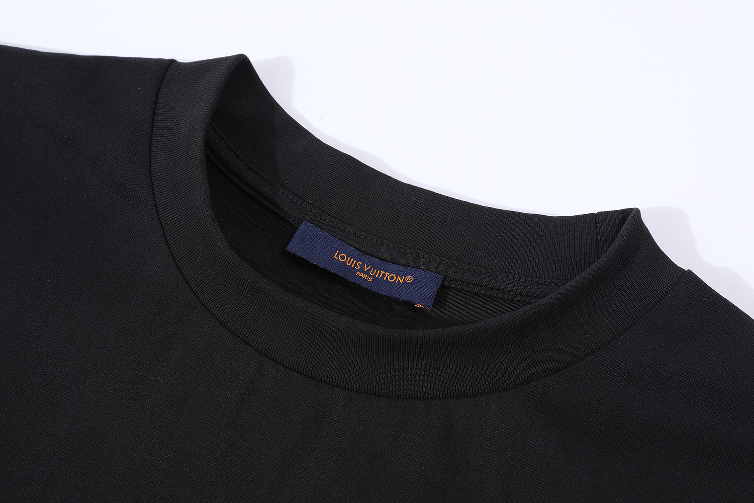 LOUIS VUITTON 路易威登 LV炫彩渐变 印花 夏季 T恤 男女同款  短袖 黑色A5