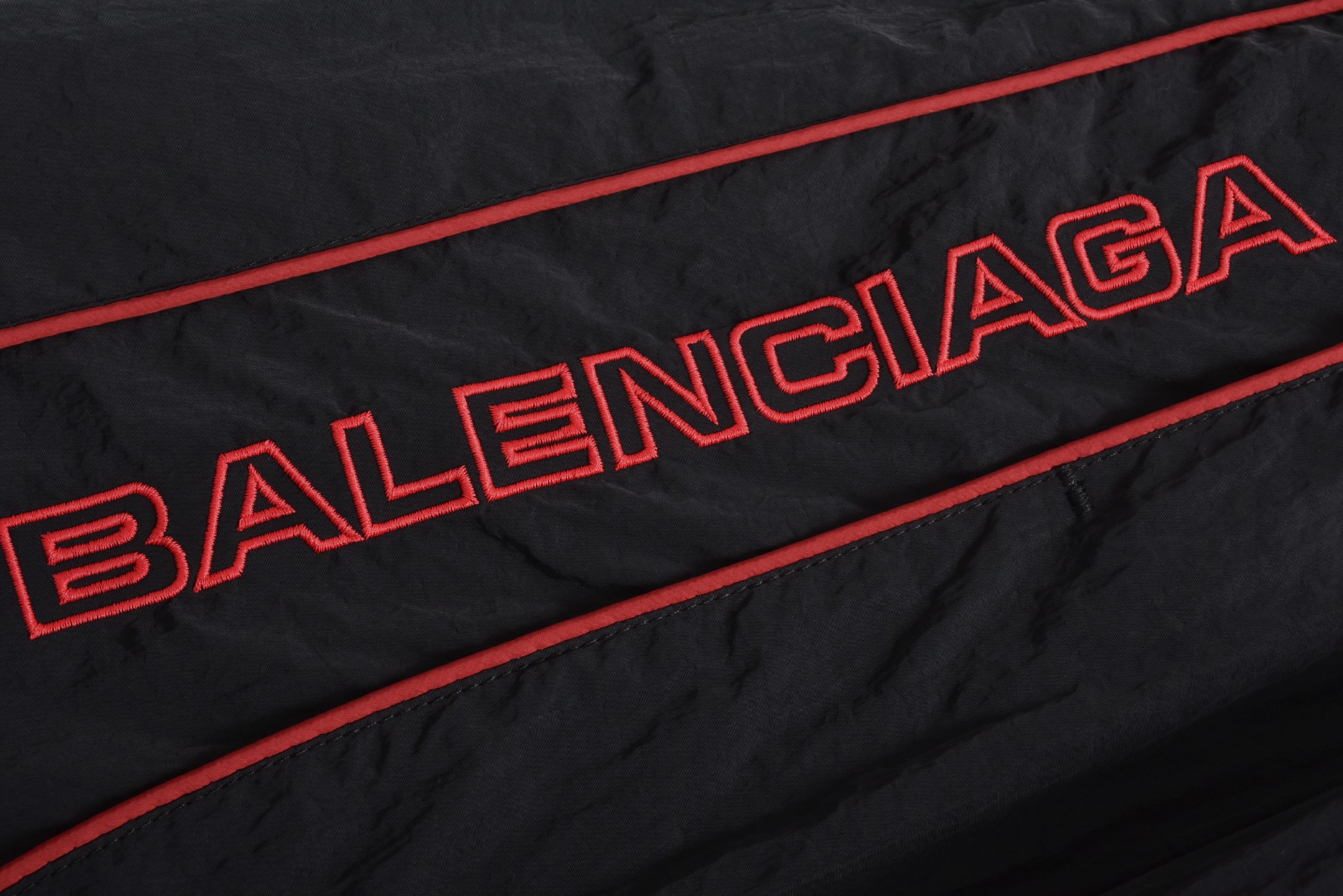 Balenciaga 巴黎世家 红刺绣尼龙 松紧腰运动裤 短裤 裤子 休闲裤 黑色-A5