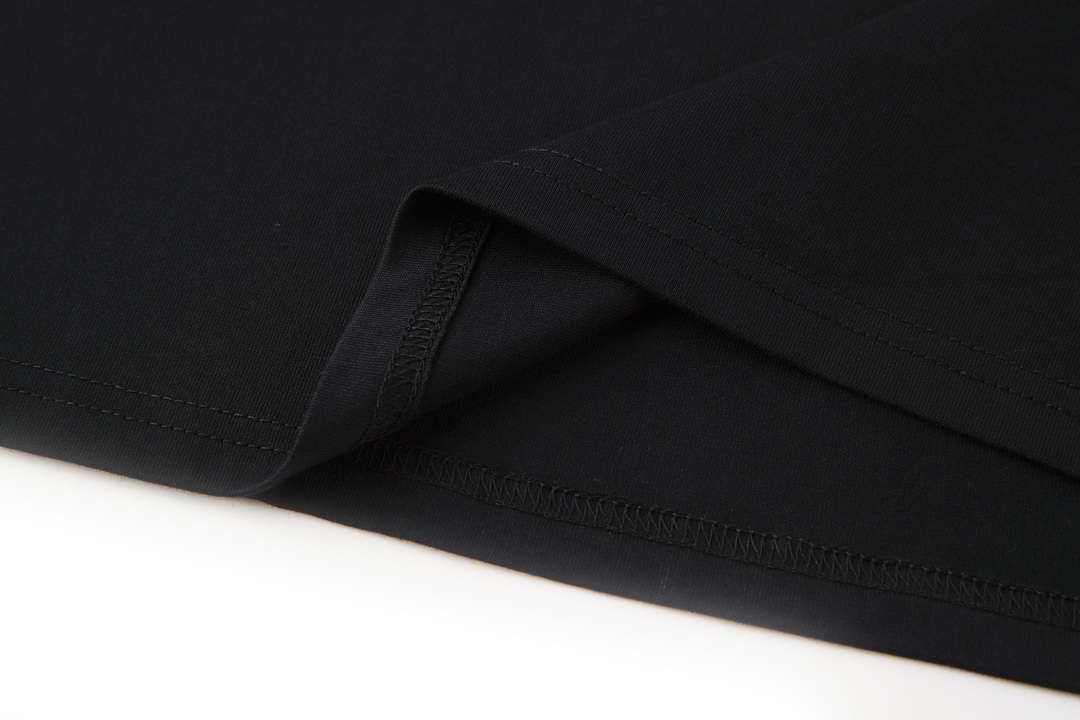 LOUIS VUITTON 路易威登 LV棕毛线狗 印花 夏季 T恤 男女同款  短袖 黑色A5