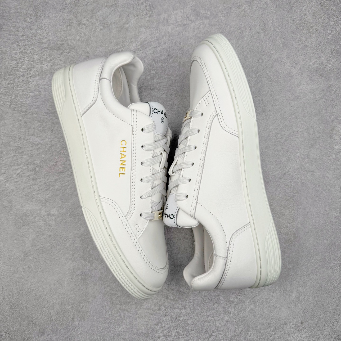 CHANEL 香奈儿   低筒 圆头运动鞋 休闲鞋 跑步鞋 男鞋  白色 G45086 B13311 NP502