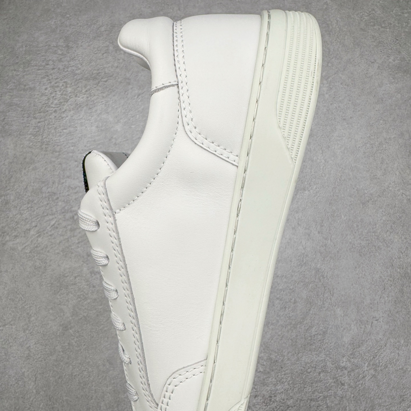 CHANEL 香奈儿   低筒 圆头运动鞋 休闲鞋 跑步鞋 男鞋  白色 G45086 B13311 NP502