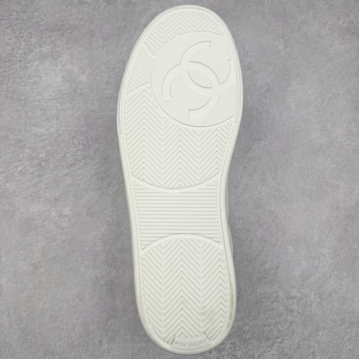 CHANEL 香奈儿   低筒 圆头运动鞋 休闲鞋 跑步鞋 男鞋  白色 G45086 B13311 NP502