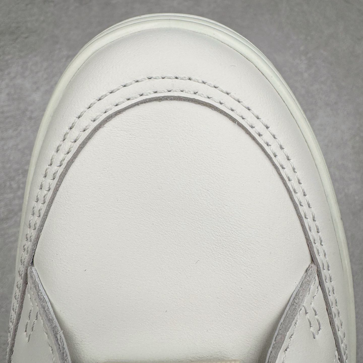 CHANEL 香奈儿   低筒 圆头运动鞋 休闲鞋 跑步鞋 男鞋  白色 G45086 B13311 NP502