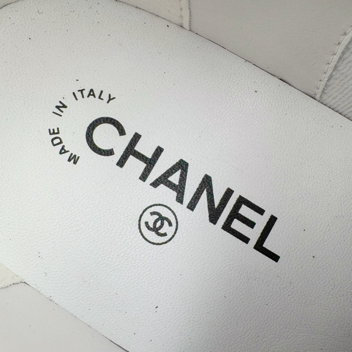 CHANEL 香奈儿   低筒 圆头运动鞋 休闲鞋 跑步鞋 男鞋  白色 G45086 B13311 NP502