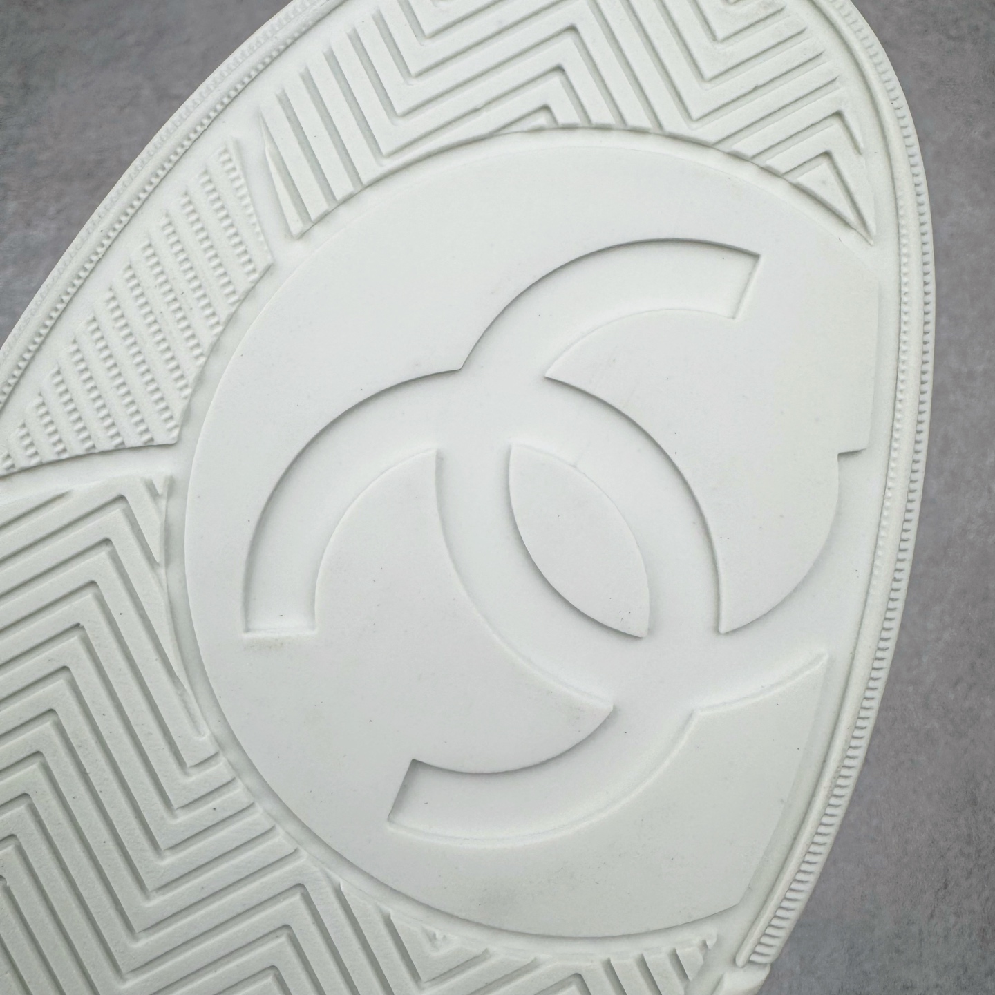 CHANEL 香奈儿   低筒 圆头运动鞋 休闲鞋 跑步鞋 男鞋  白色 G45086 B13311 NP502