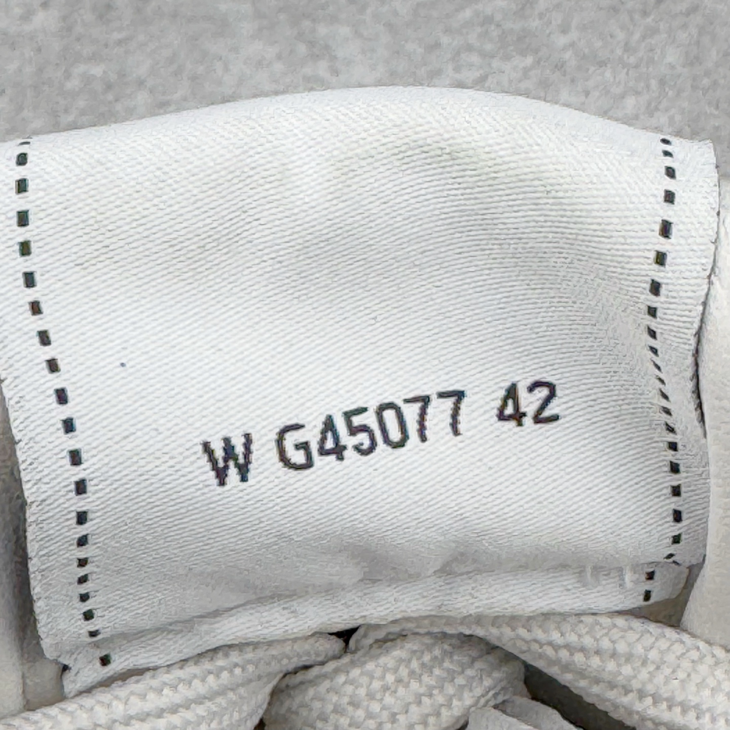 CHANEL 香奈儿   低筒 圆头运动鞋 休闲鞋 跑步鞋 男鞋  白色 G45086 B13311 NP502