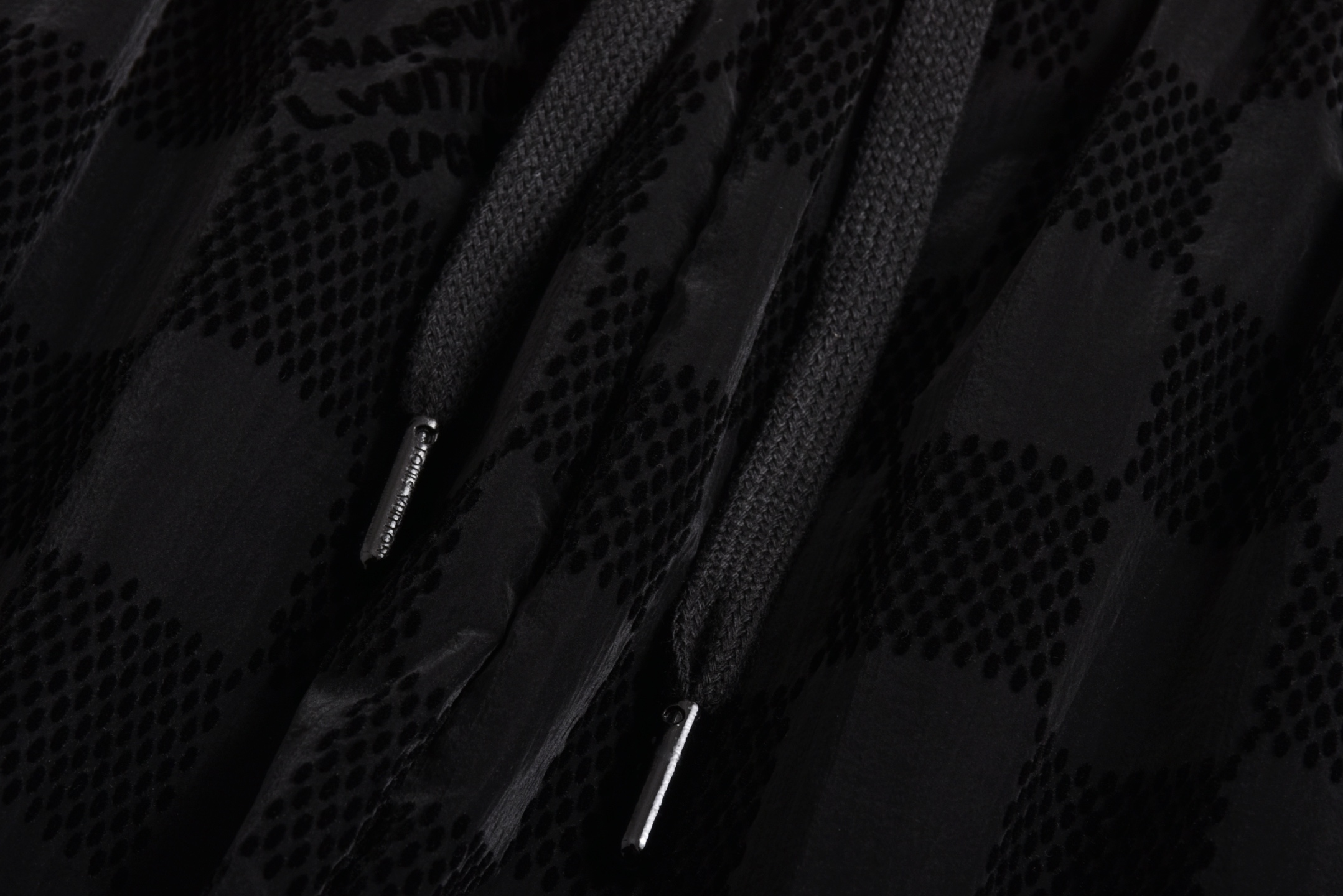 LOUIS VUITTON 路易威登 LV 黑格植绒  短裤 休闲裤 裤子 五分裤  黑色A5