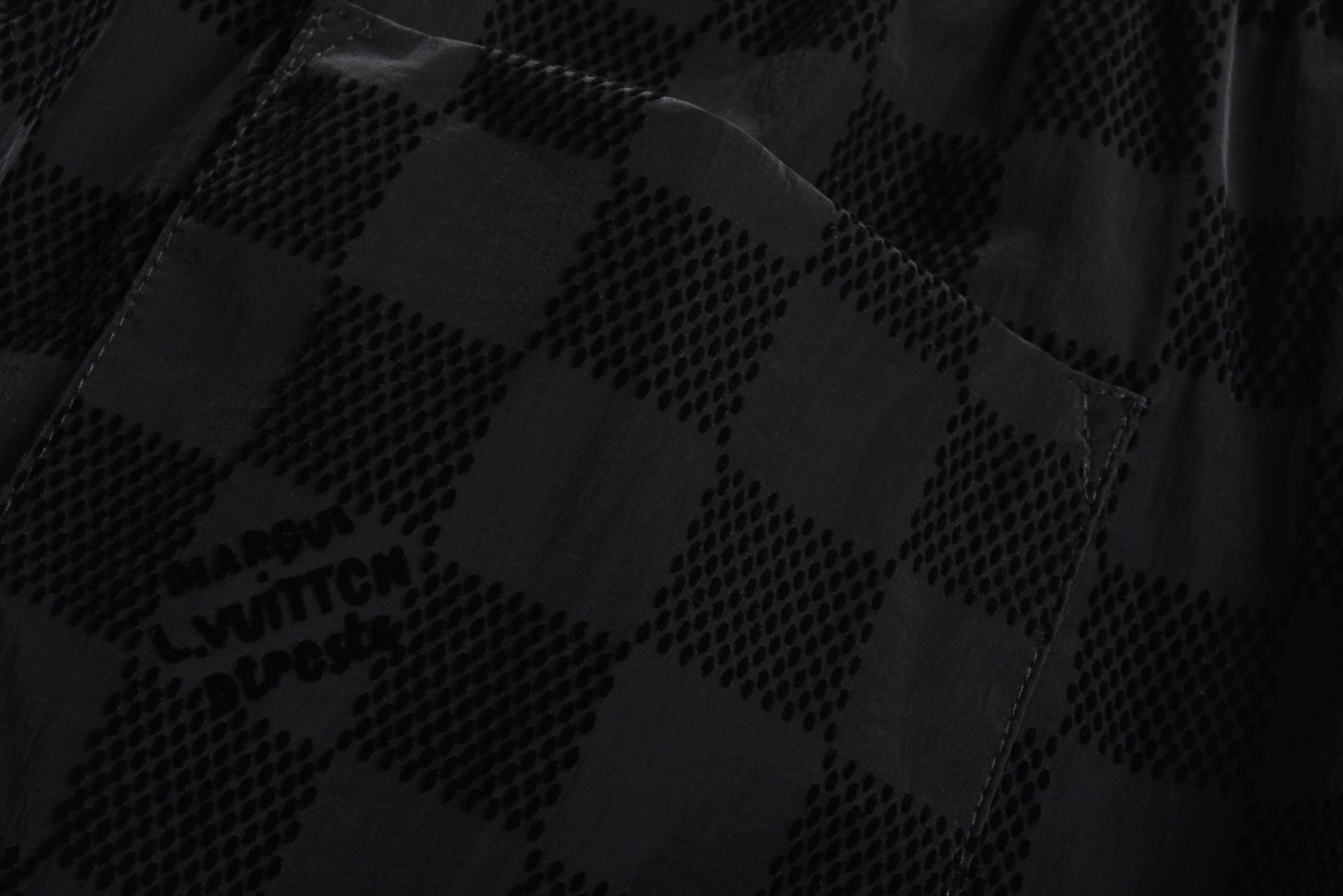 LOUIS VUITTON 路易威登 LV 黑格植绒  短裤 休闲裤 裤子 五分裤  黑色A5