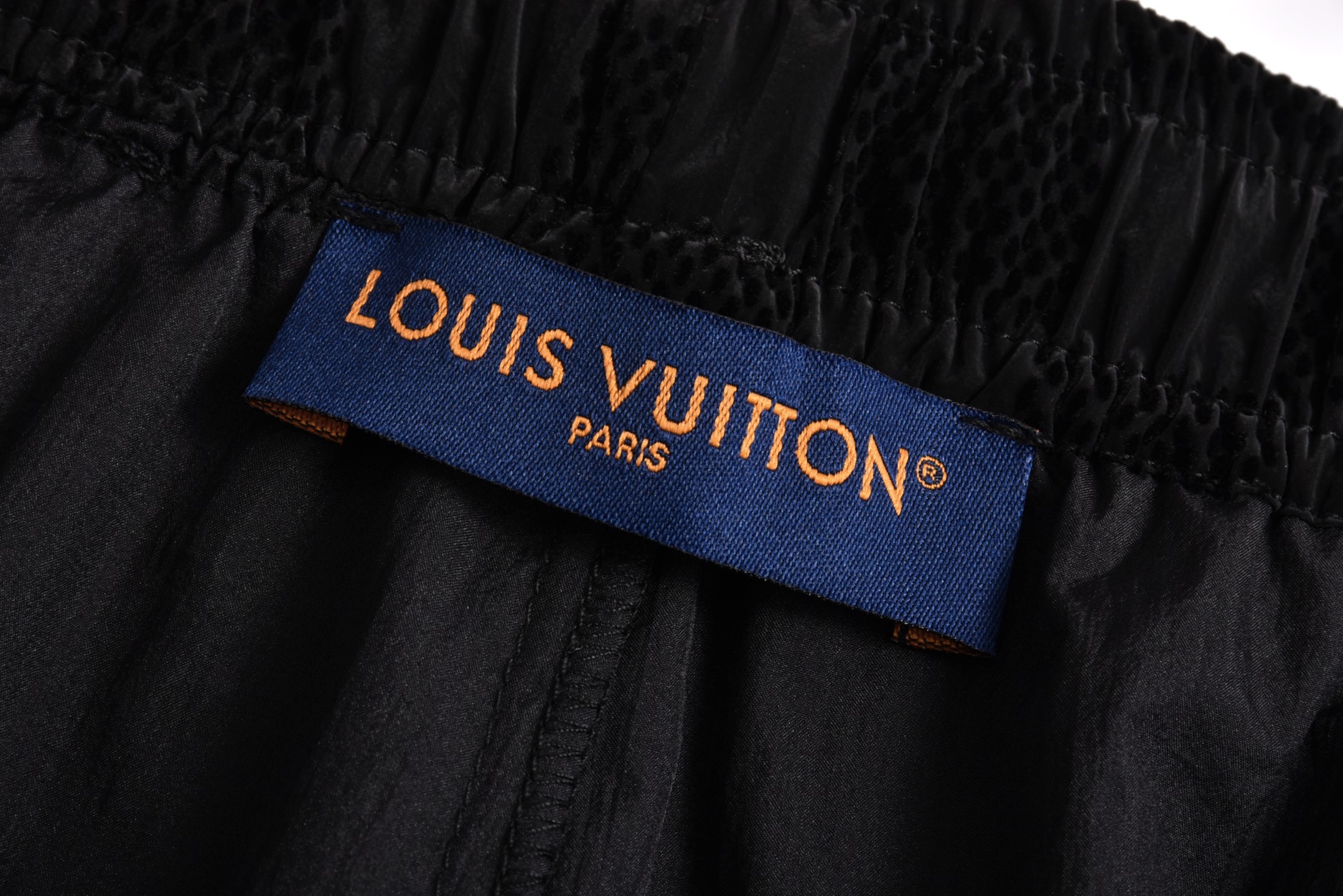 LOUIS VUITTON 路易威登 LV 黑格植绒  短裤 休闲裤 裤子 五分裤  黑色A5