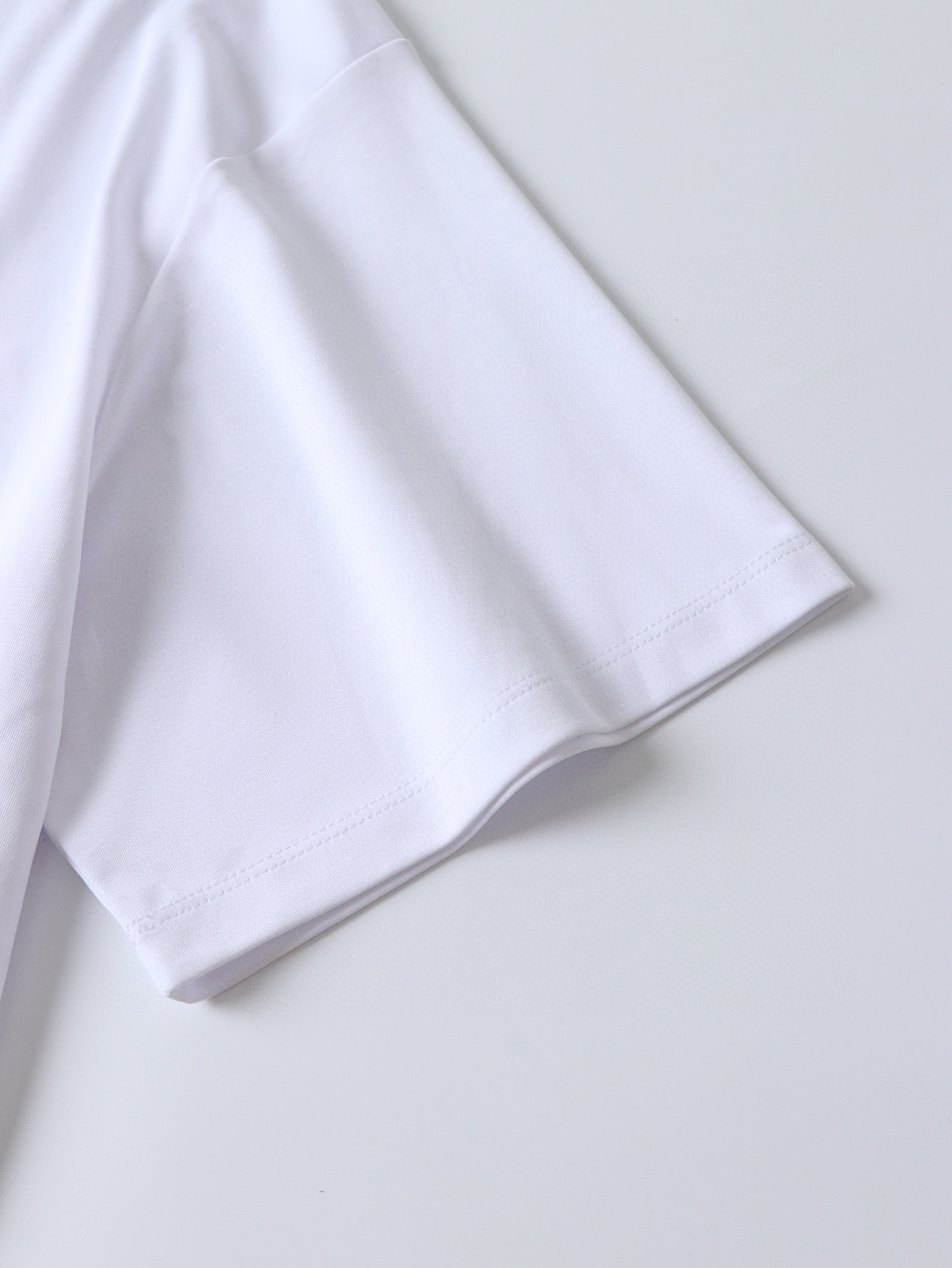 LOUIS VUITTON 路易威登 LV 印章印花 夏季 T恤 男女同款  短袖 白色A5