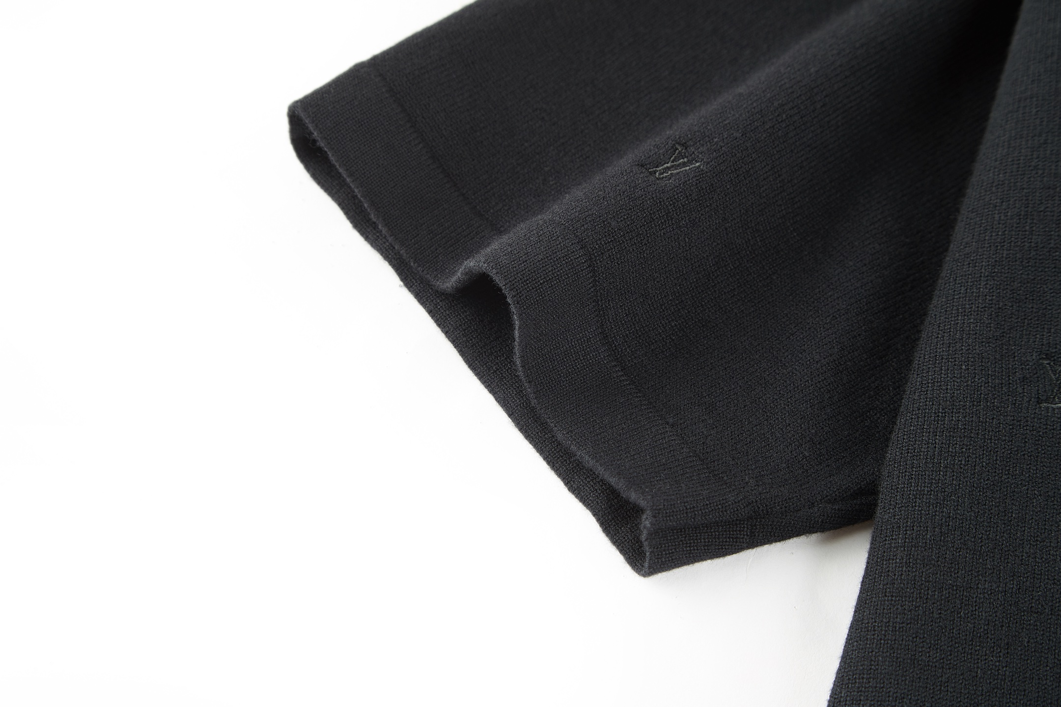 LOUIS VUITTON 路易威登 LV  满身刺绣毛织  夏季 T恤 男女同款  短袖 黑色A5