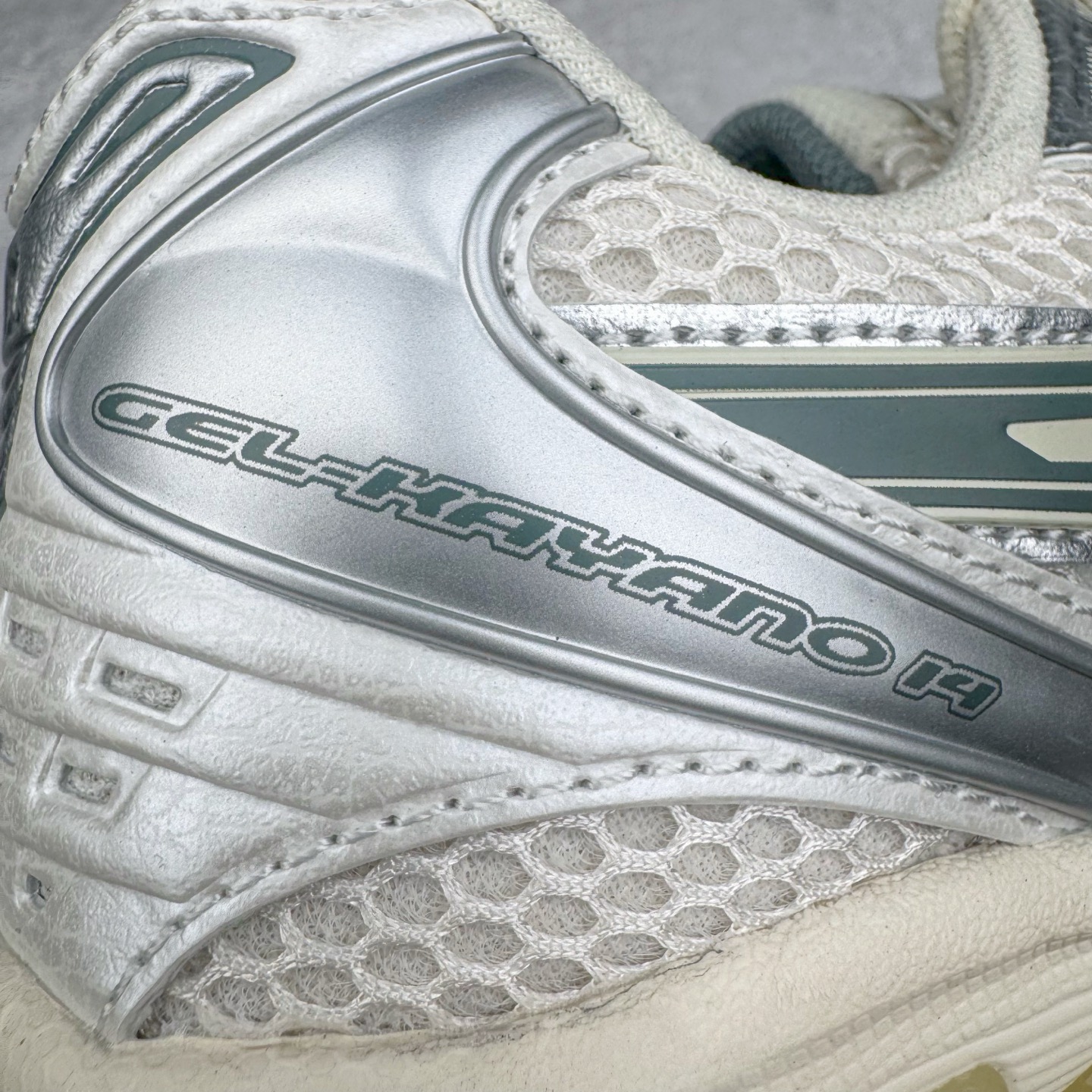 ASICS GEL-KAYANO K14 亚瑟士  低筒 减震 户外机能 运动鞋 跑步鞋  休闲鞋 板鞋 波鞋 男女同款  银白 1201A019-200